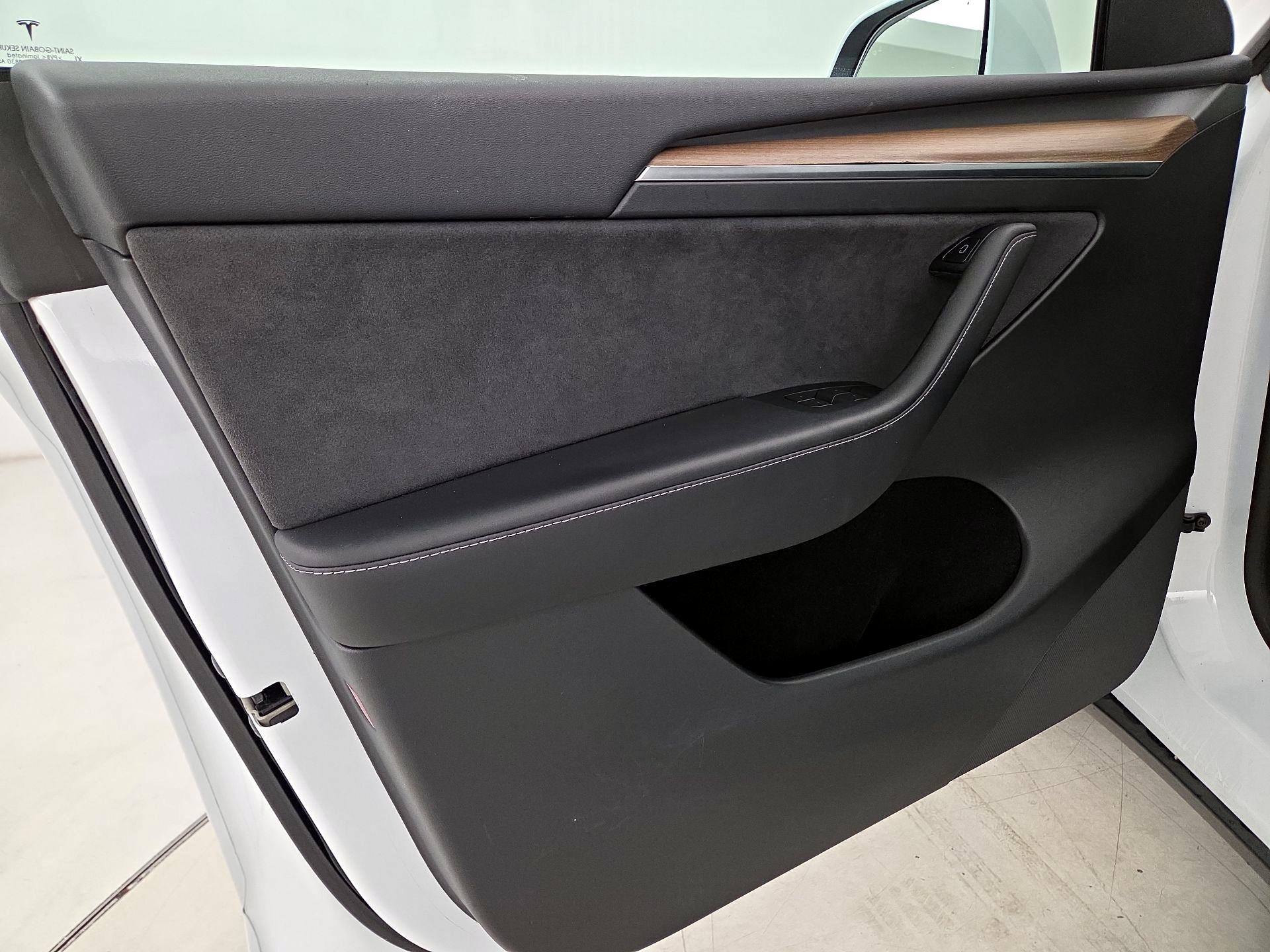 Thumbnail: 2022 Tesla Model Y - 12