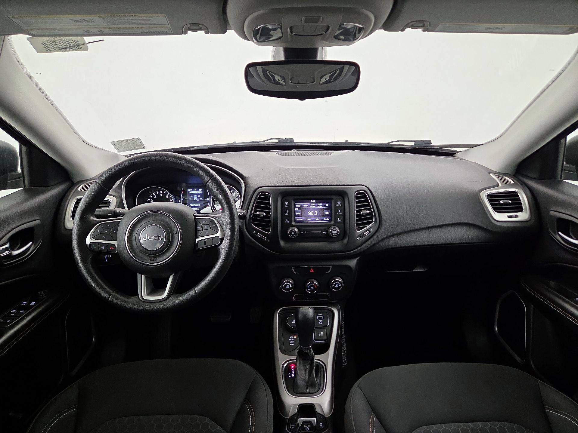 Thumbnail: 2018 Jeep Compass - 9