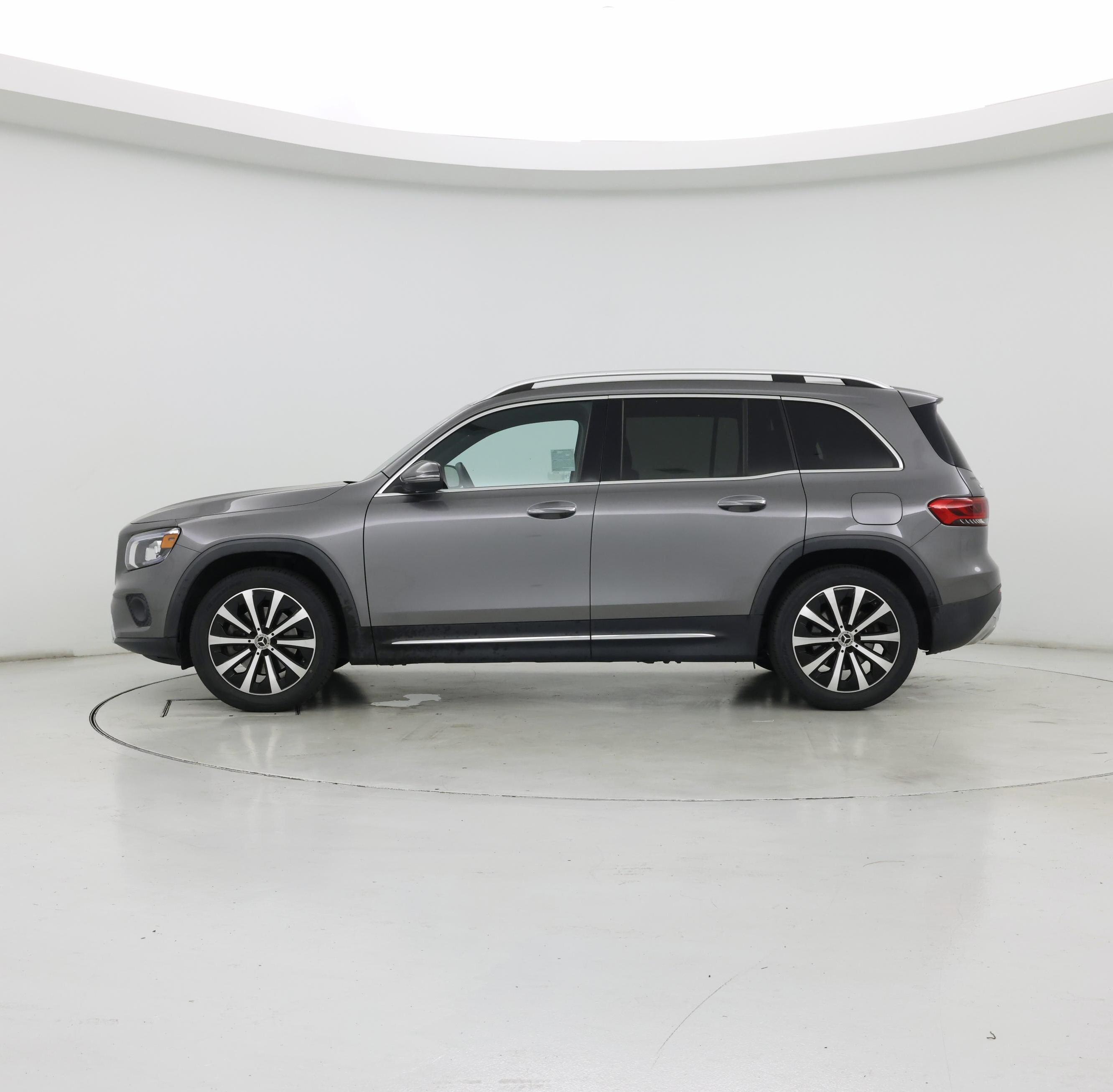 Thumbnail: 2021 Mercedes-Benz GLB - 3