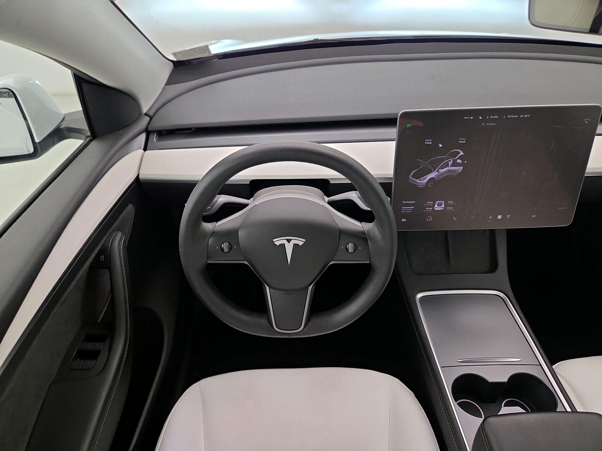 Thumbnail: 2023 Tesla Model Y - 10