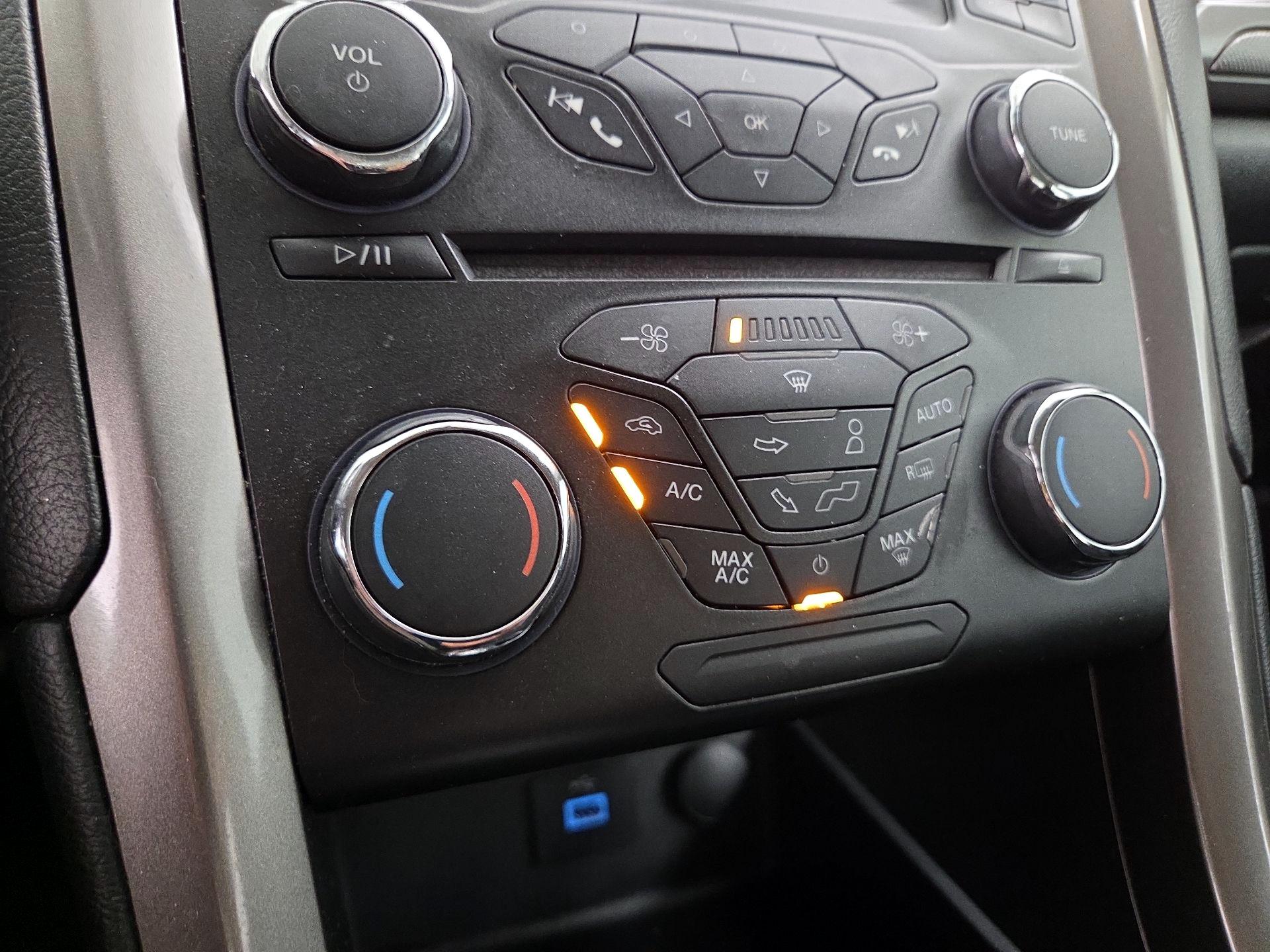 Thumbnail: 2017 Ford Fusion - 16