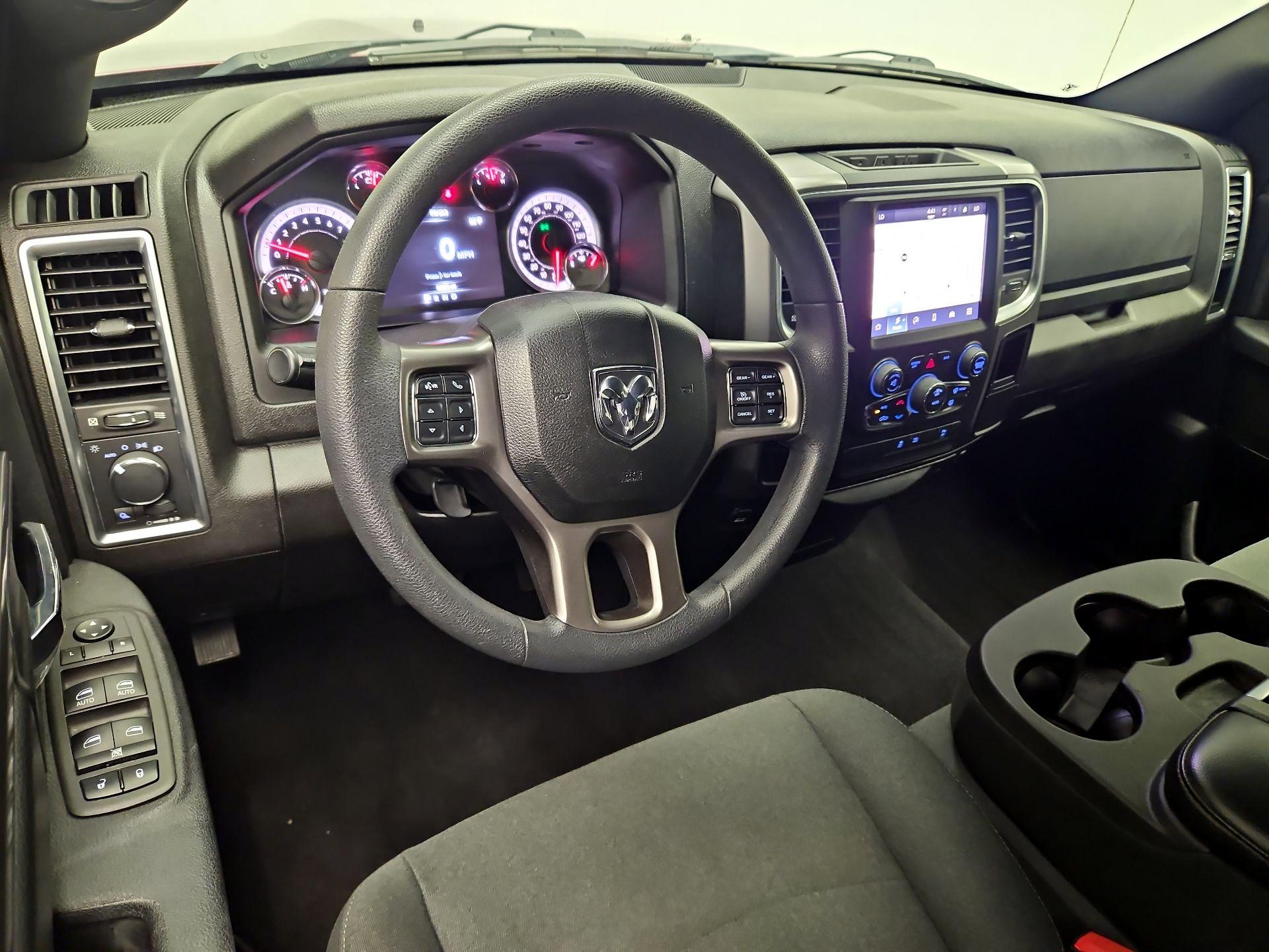 Thumbnail: 2022 RAM 1500 Classic - 9