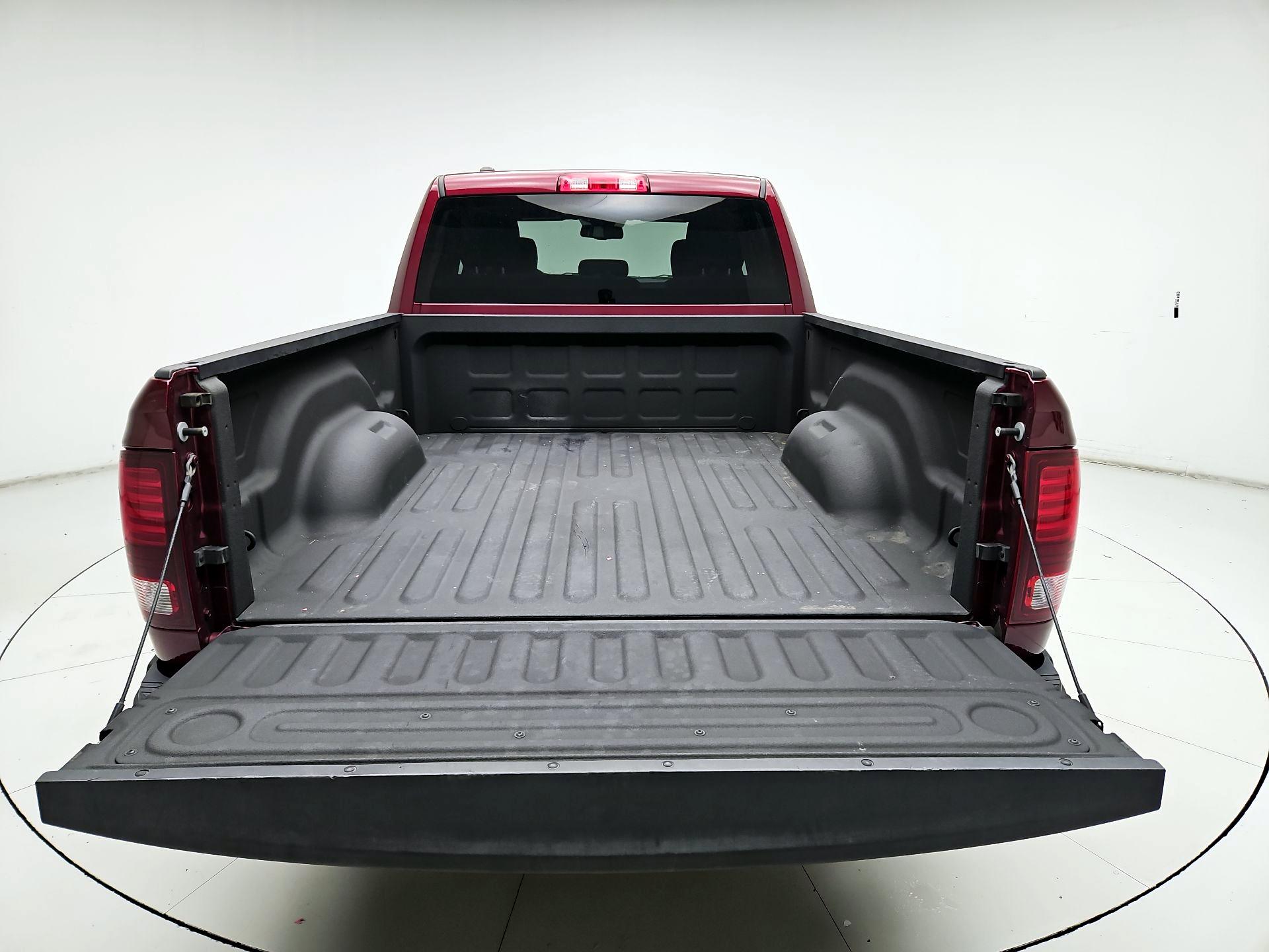 Thumbnail: 2022 RAM 1500 Classic - 18