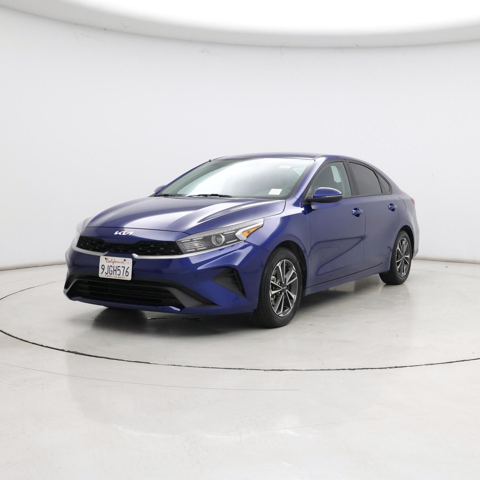 Thumbnail: 2023 Kia Forte - 4
