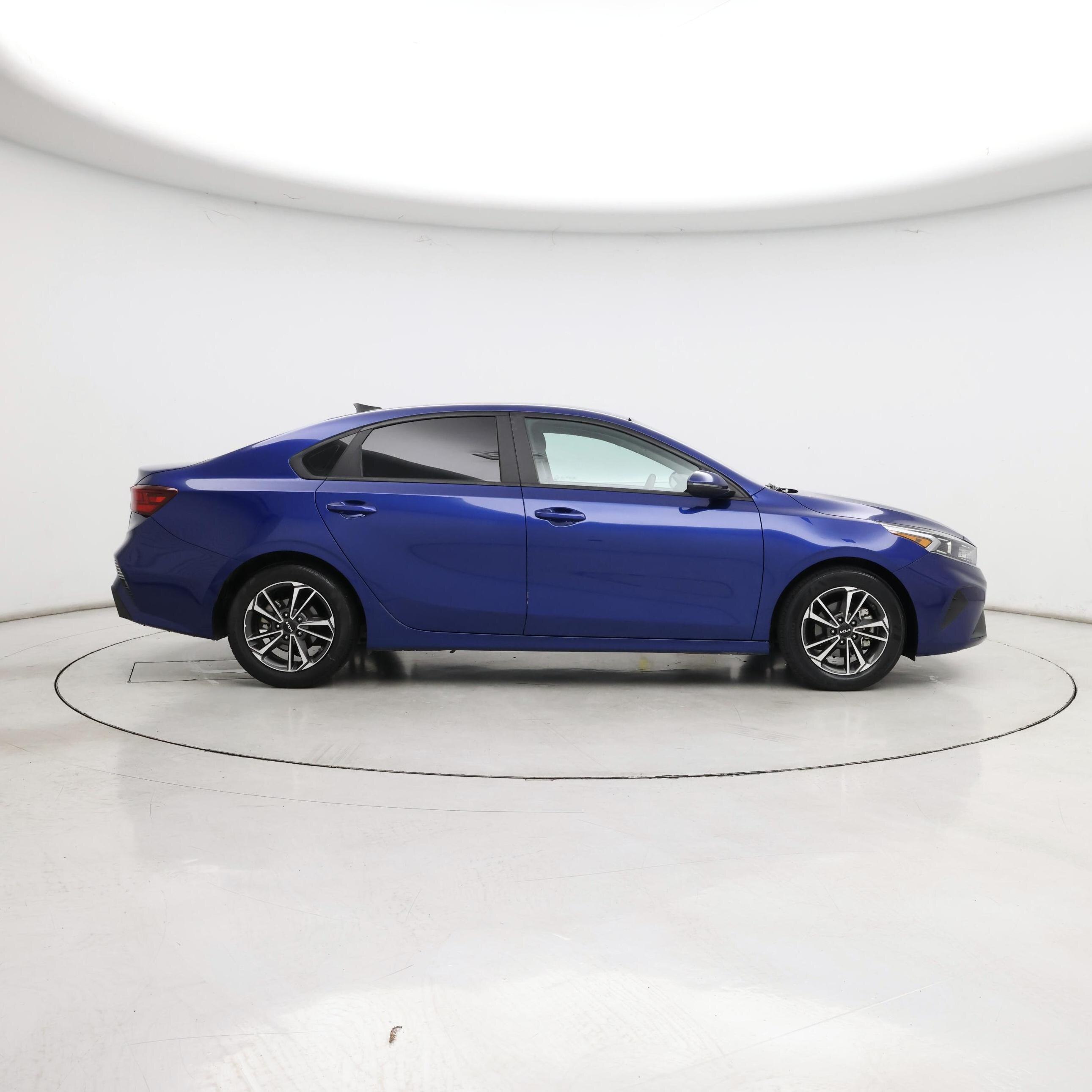 Thumbnail: 2023 Kia Forte - 7
