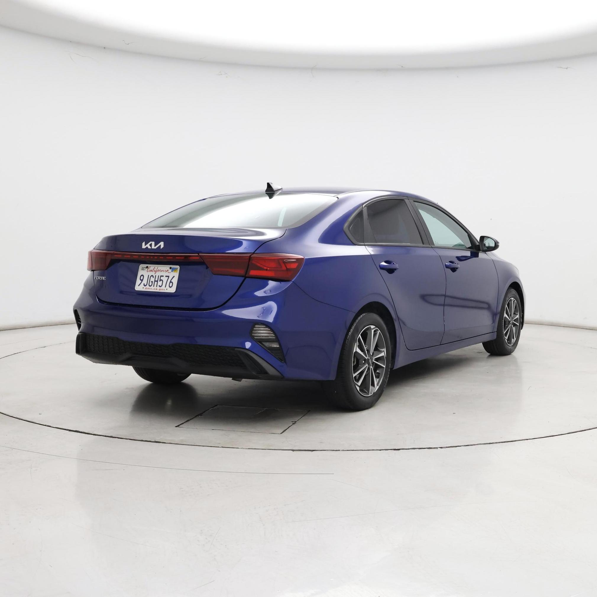 Thumbnail: 2023 Kia Forte - 8