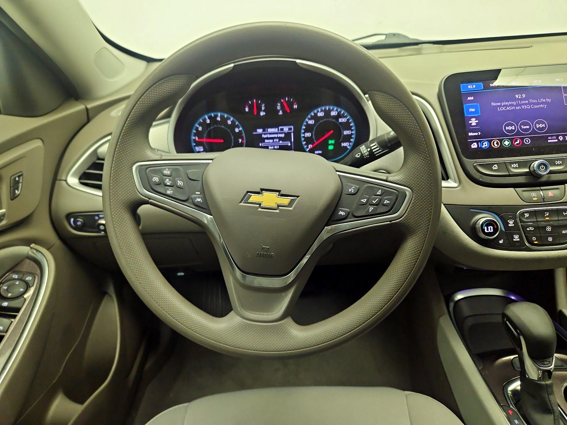 Thumbnail: 2022 Chevrolet Malibu - 10