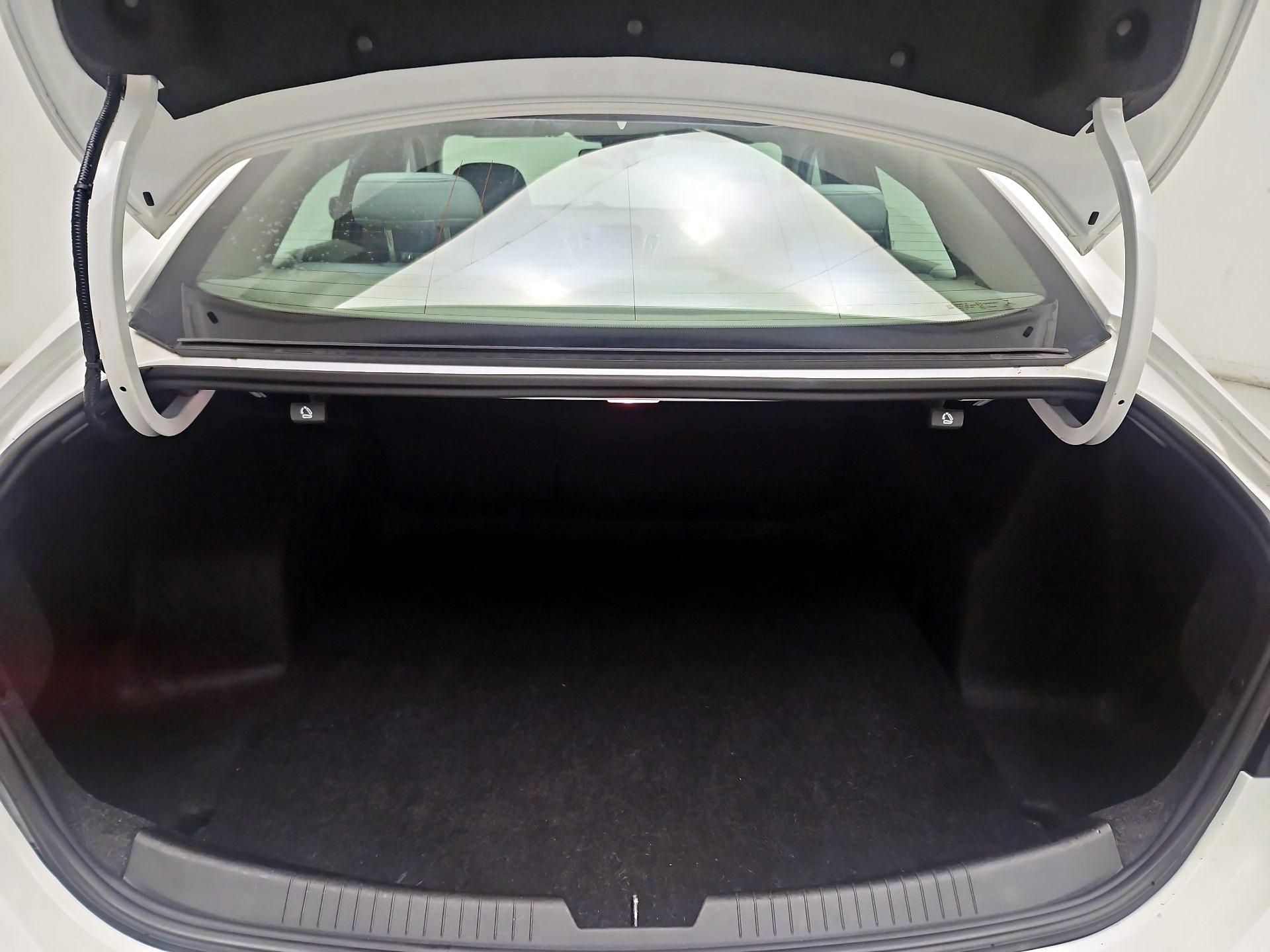 Thumbnail: 2022 Chevrolet Malibu - 20