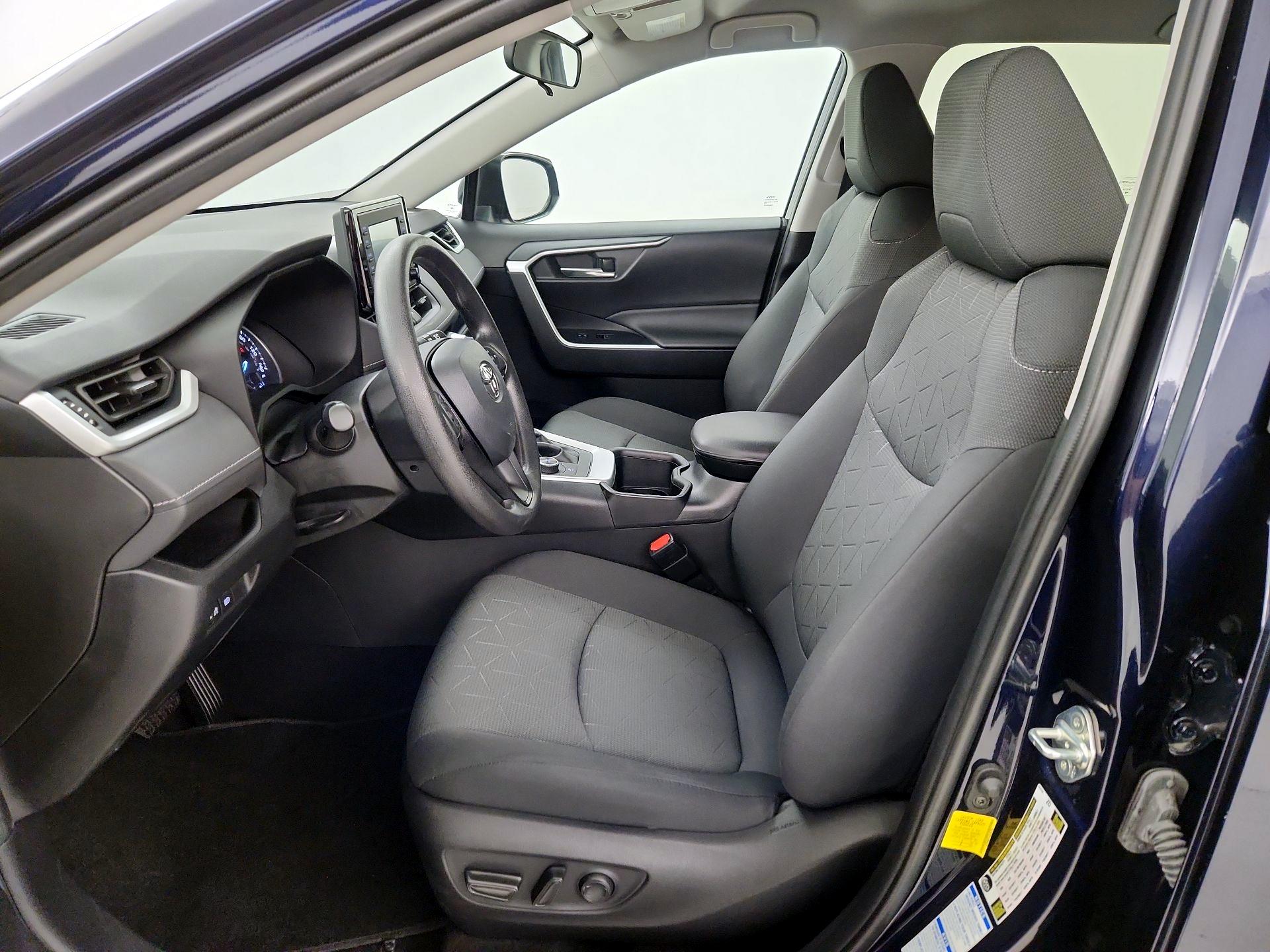 Thumbnail: 2022 Toyota RAV4 - 11