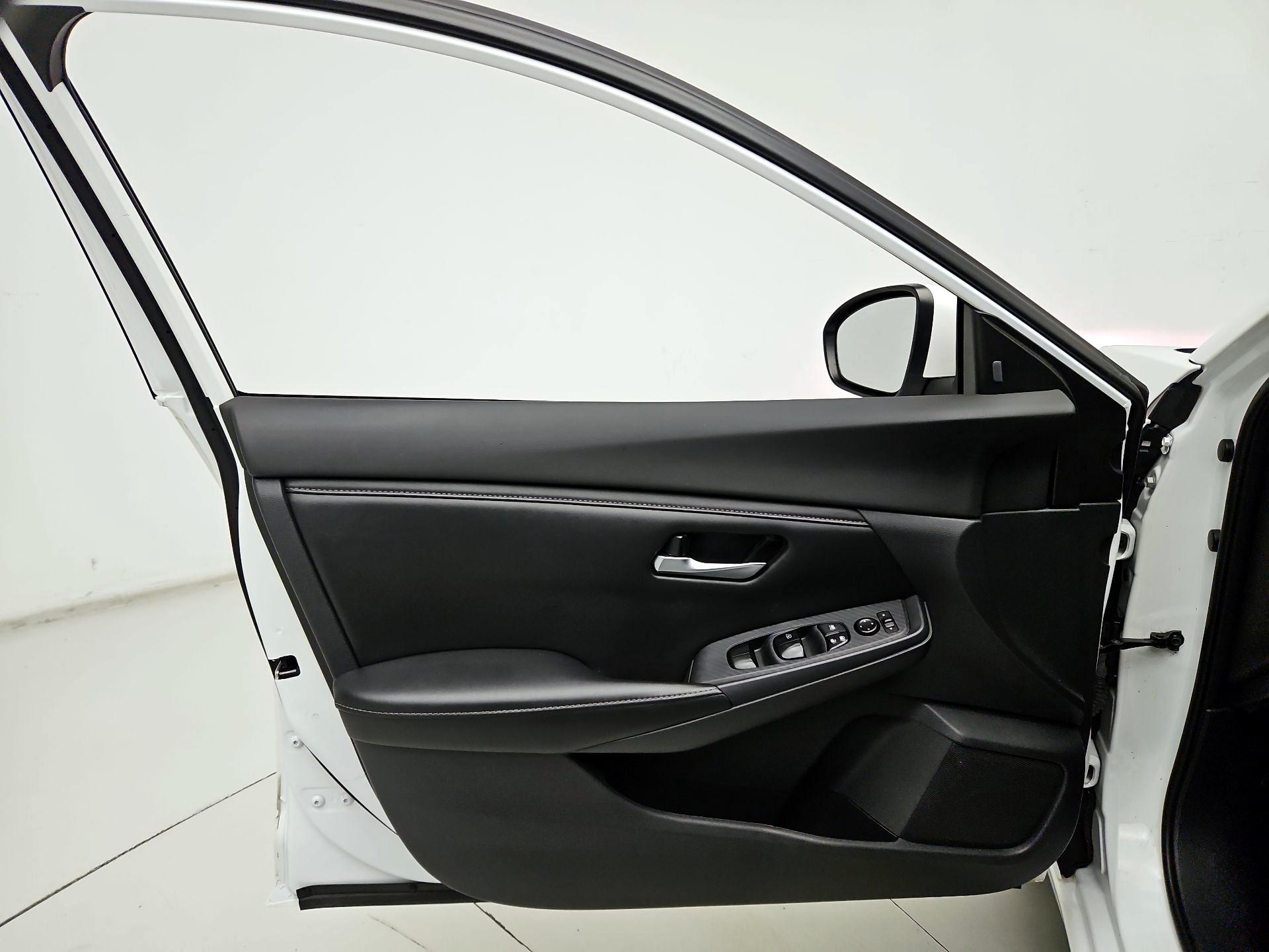 Thumbnail: 2022 Nissan Sentra - 12