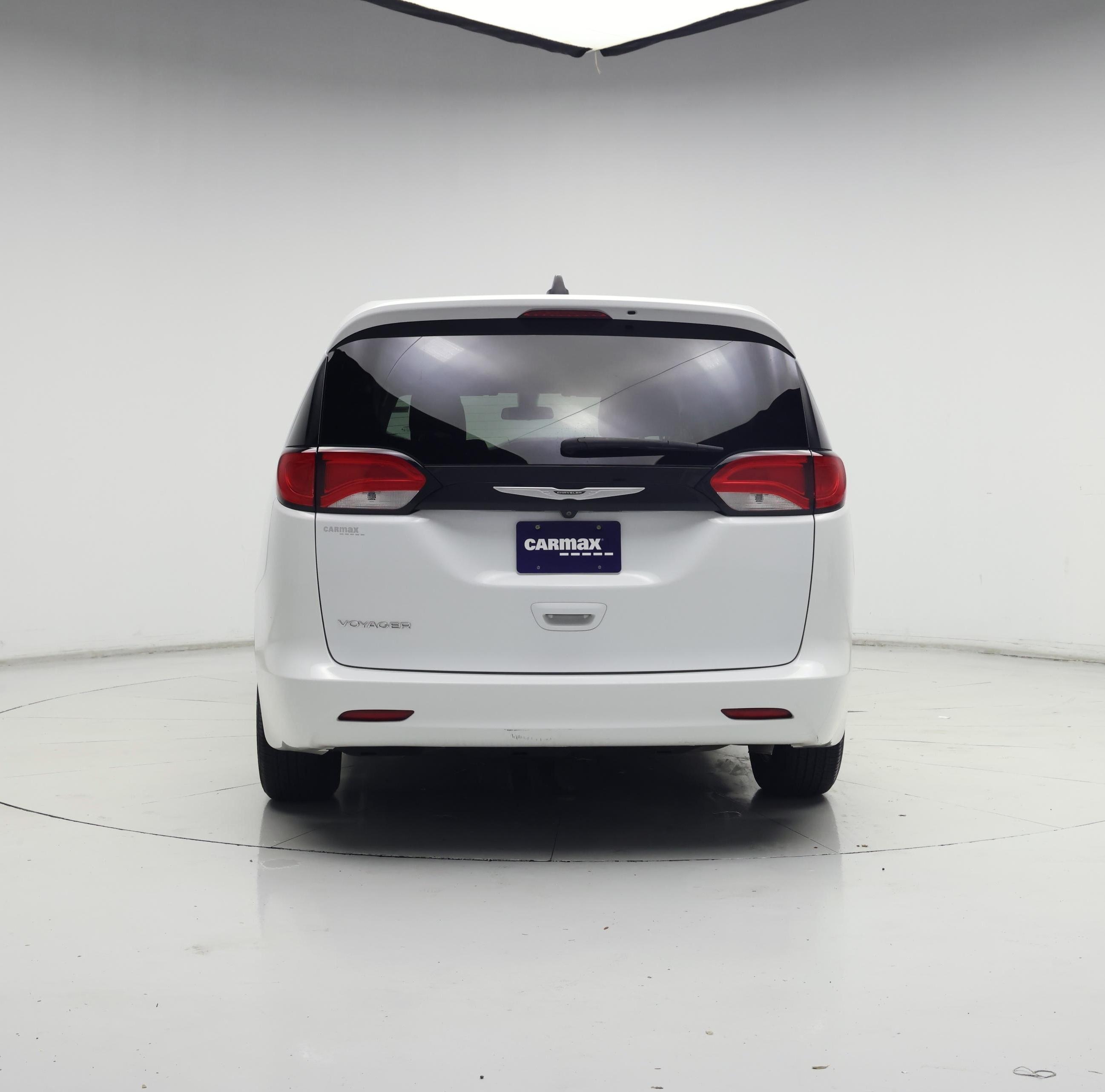 Thumbnail: 2022 Chrysler Voyager - 6