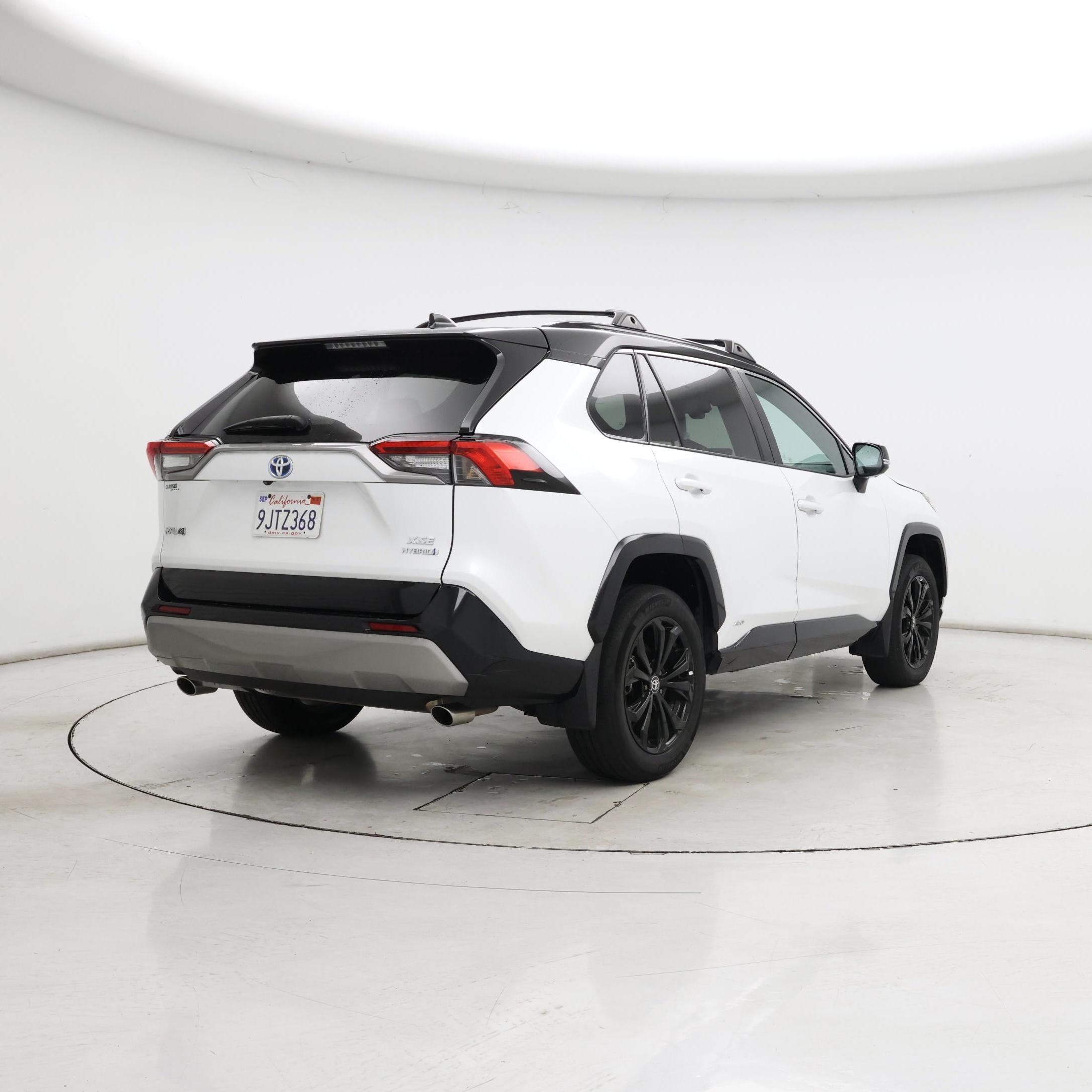 Thumbnail: 2023 Toyota RAV4 - 8