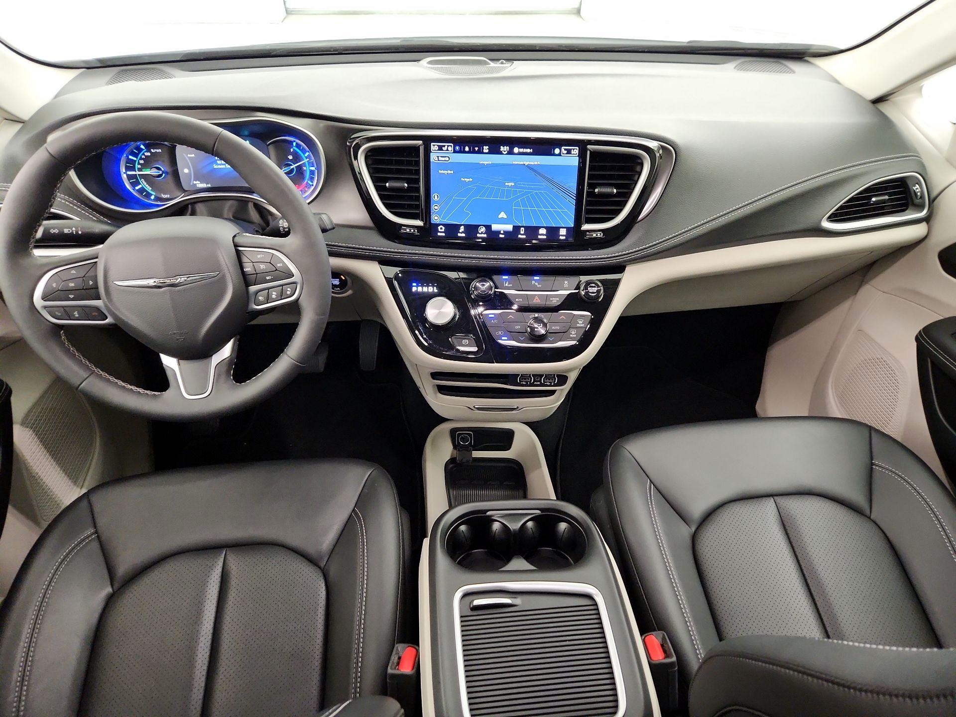 Thumbnail: 2024 Chrysler Pacifica - 9