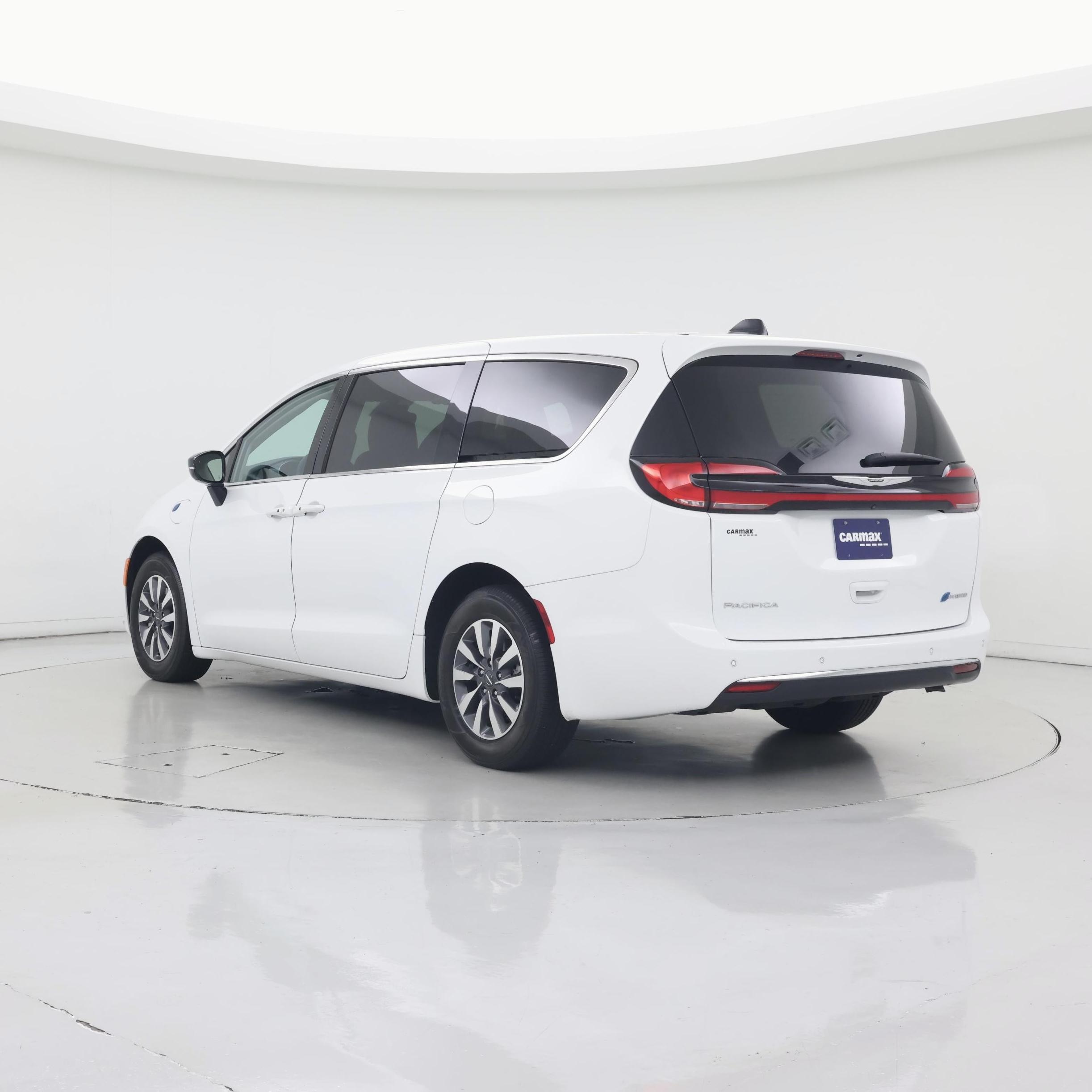 Thumbnail: 2024 Chrysler Pacifica - 2