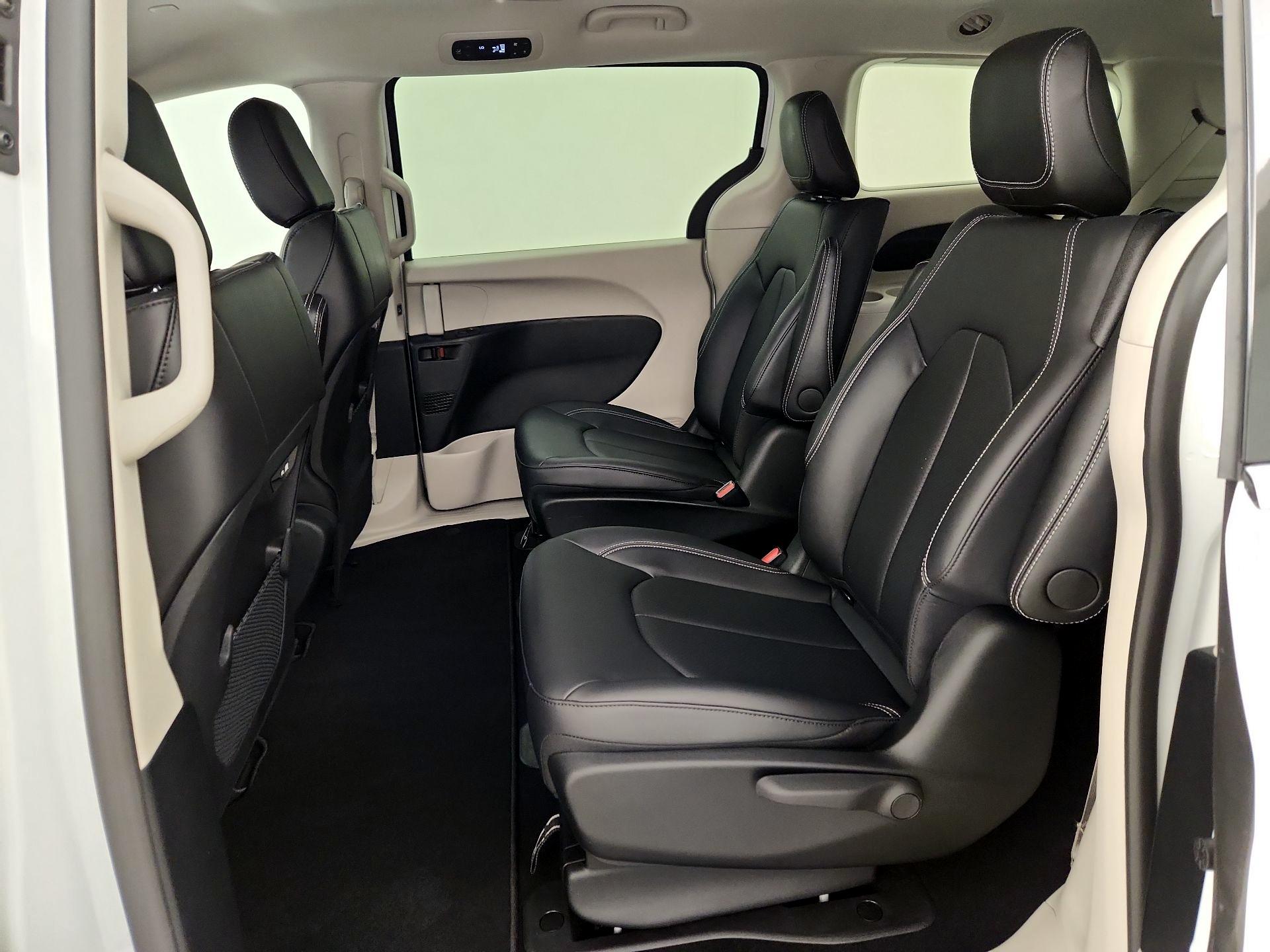 Thumbnail: 2024 Chrysler Pacifica - 20