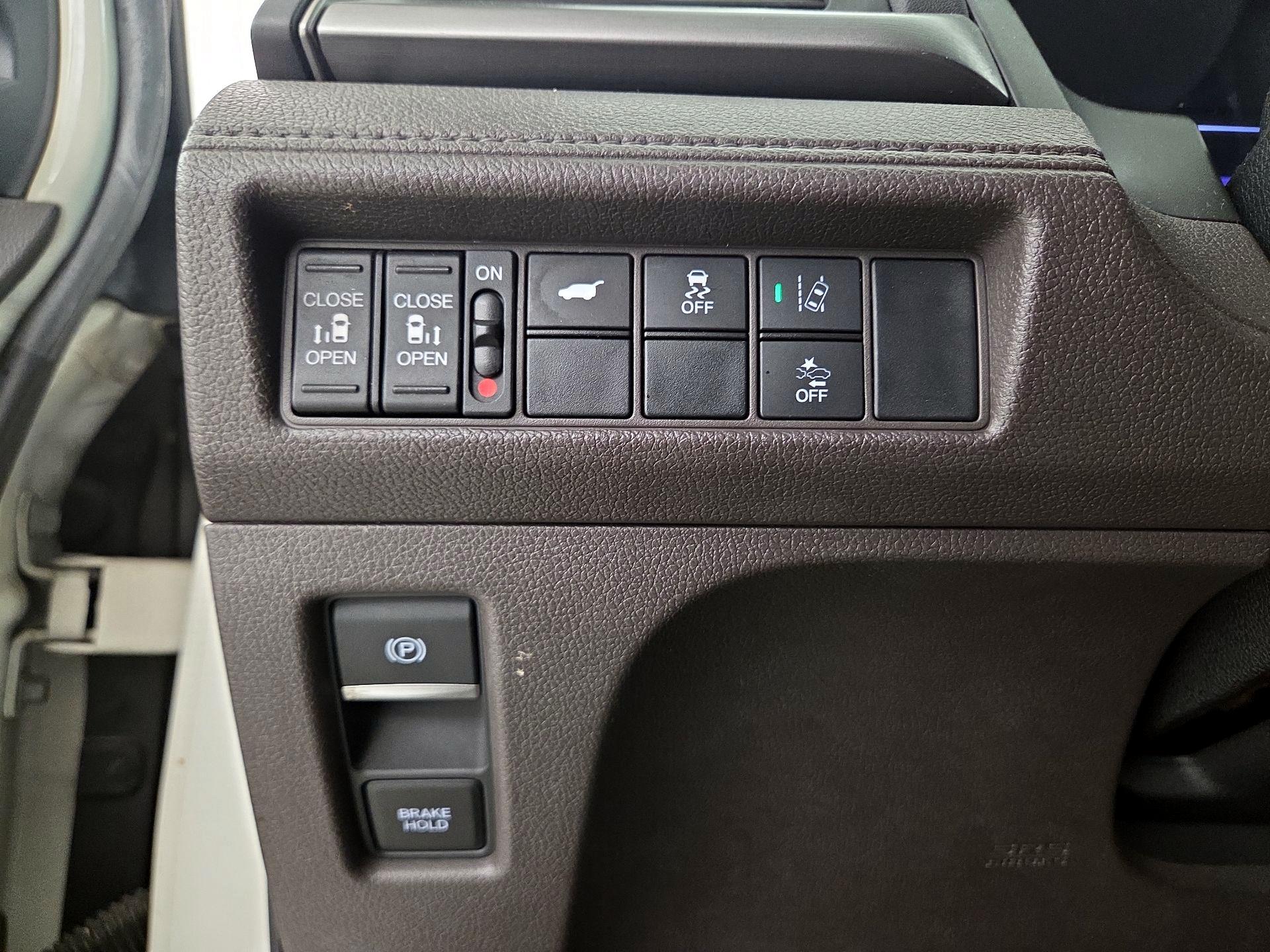 Thumbnail: 2019 Honda Odyssey - 13