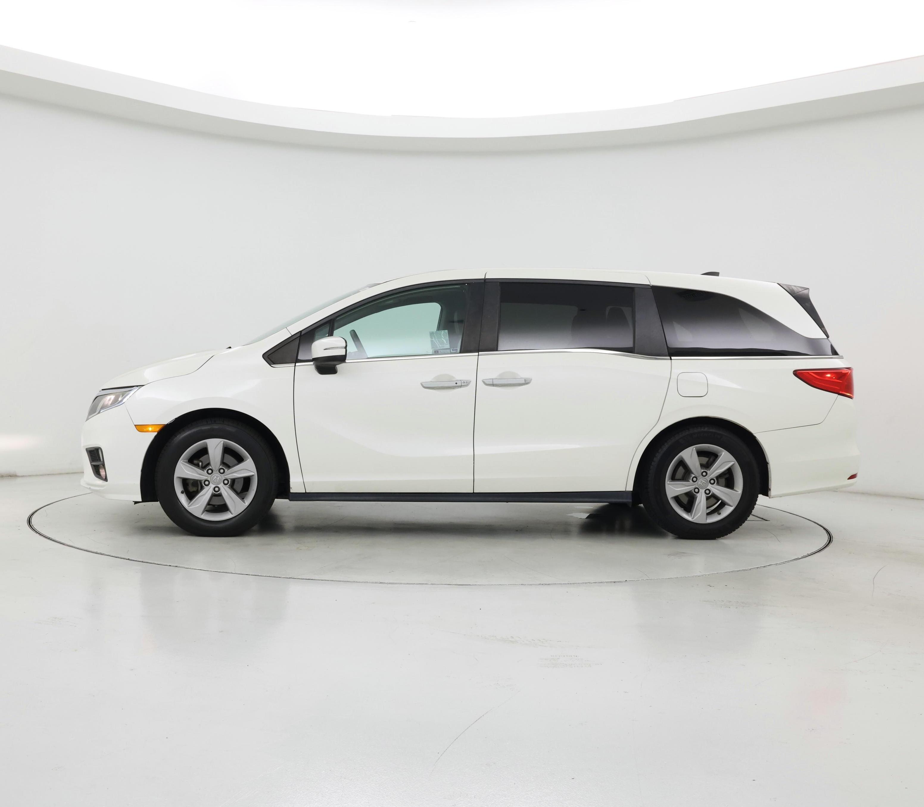 Thumbnail: 2019 Honda Odyssey - 3