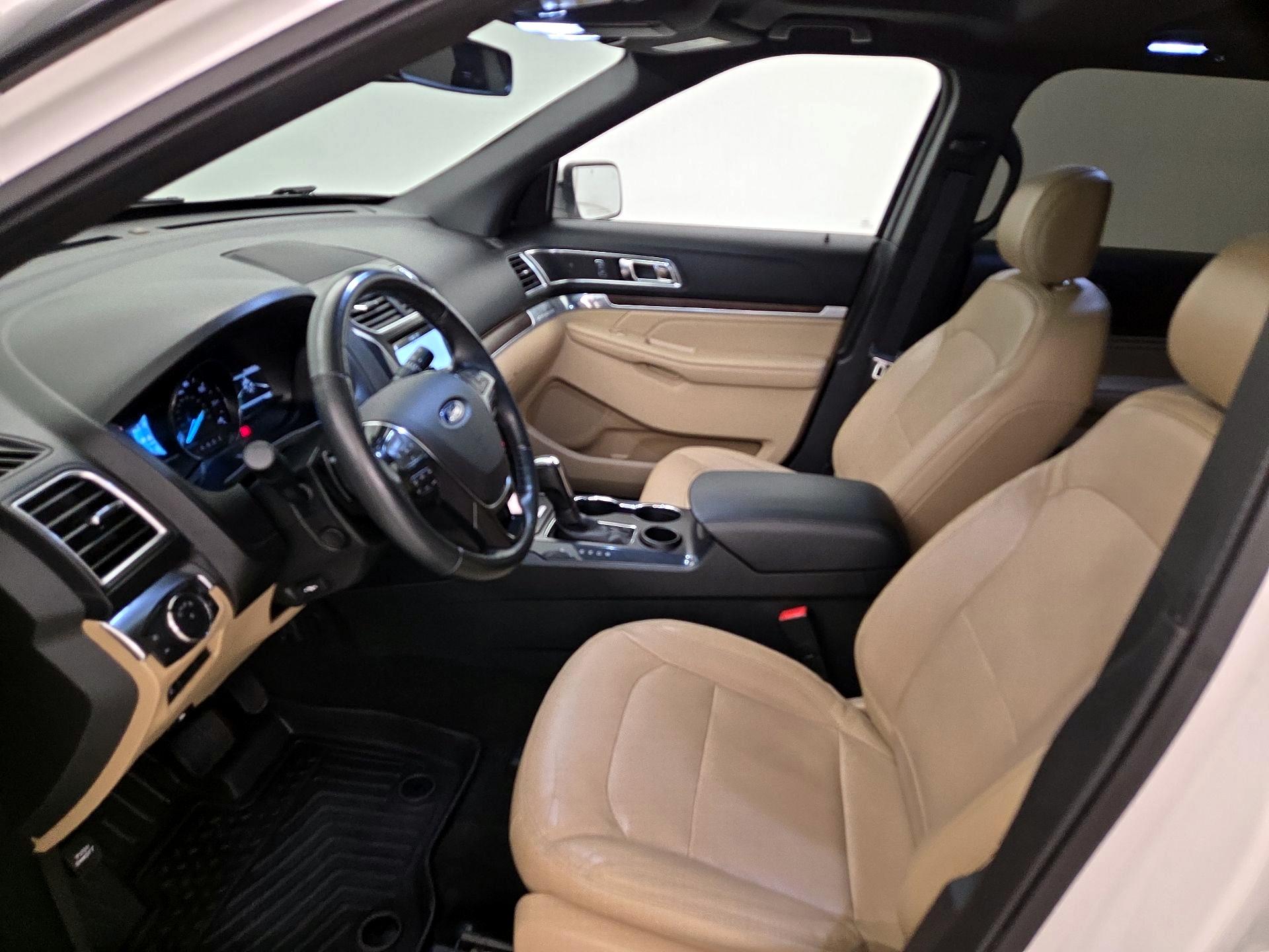 Thumbnail: 2017 Ford Explorer - 11