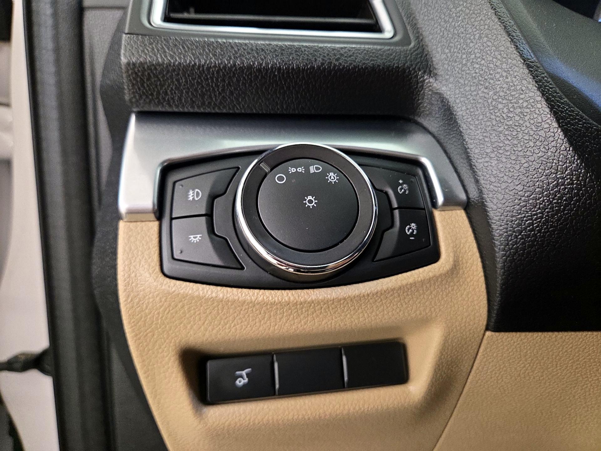 Thumbnail: 2017 Ford Explorer - 13