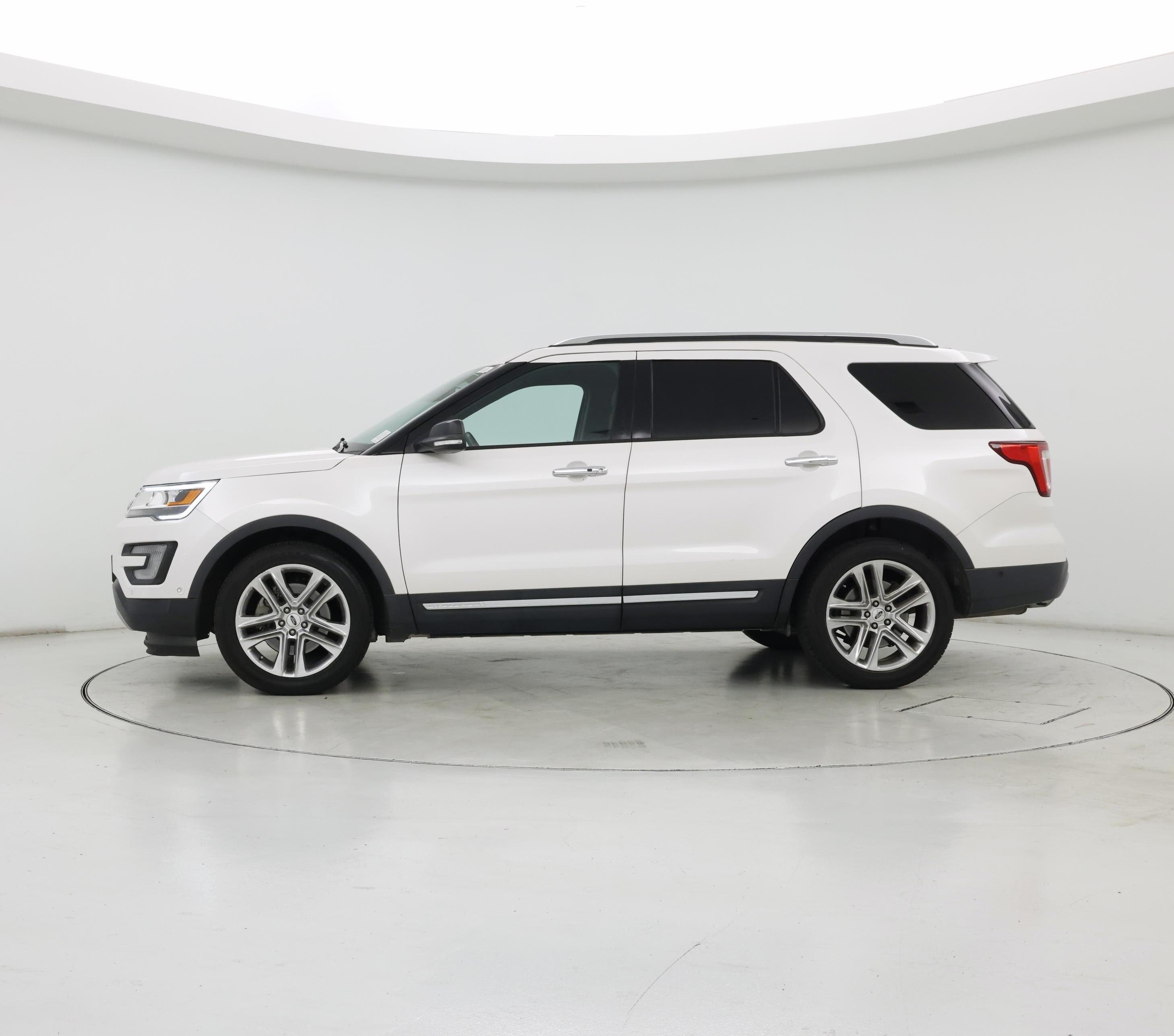 Thumbnail: 2017 Ford Explorer - 3
