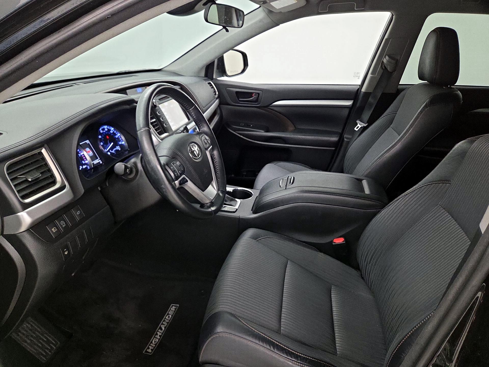 Thumbnail: 2018 Toyota Highlander - 11
