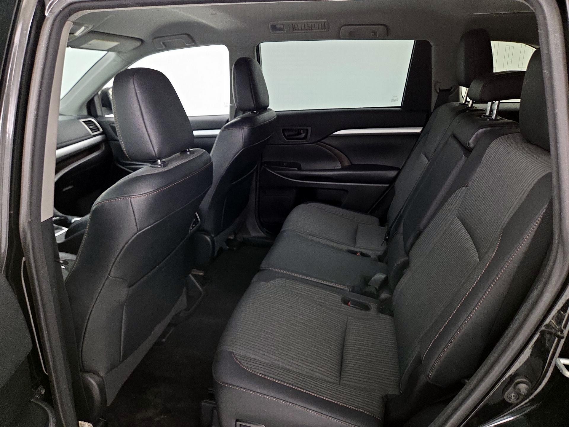 Thumbnail: 2018 Toyota Highlander - 19