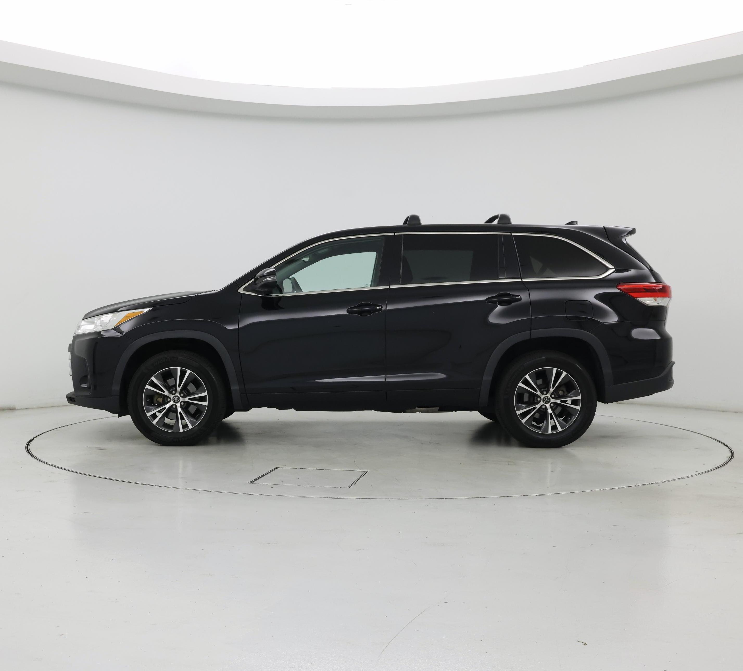 Thumbnail: 2018 Toyota Highlander - 3
