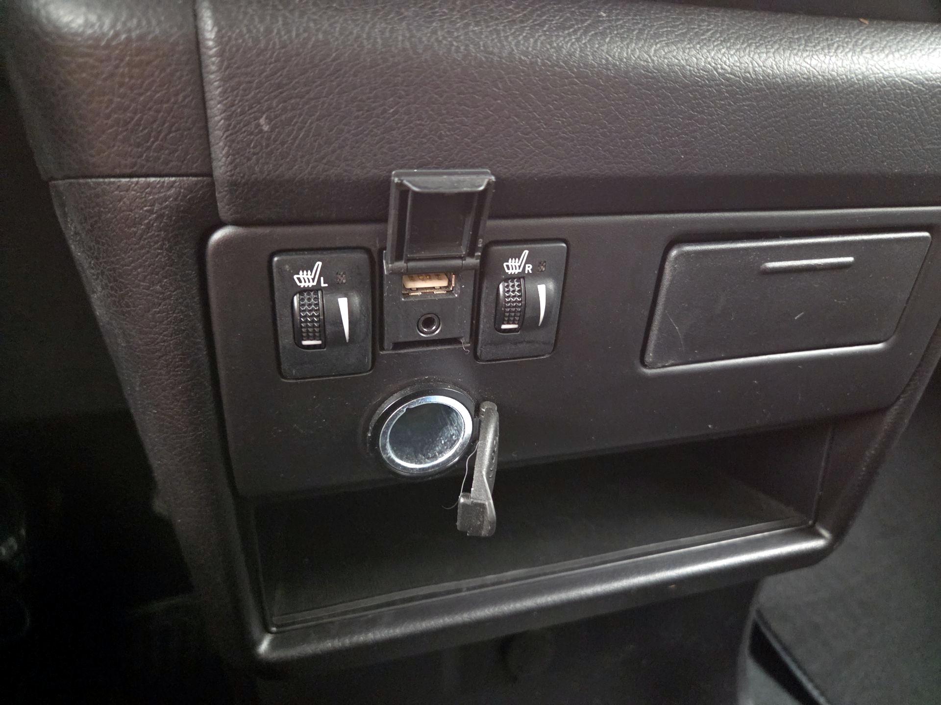 Thumbnail: 2019 Toyota Sienna - 18
