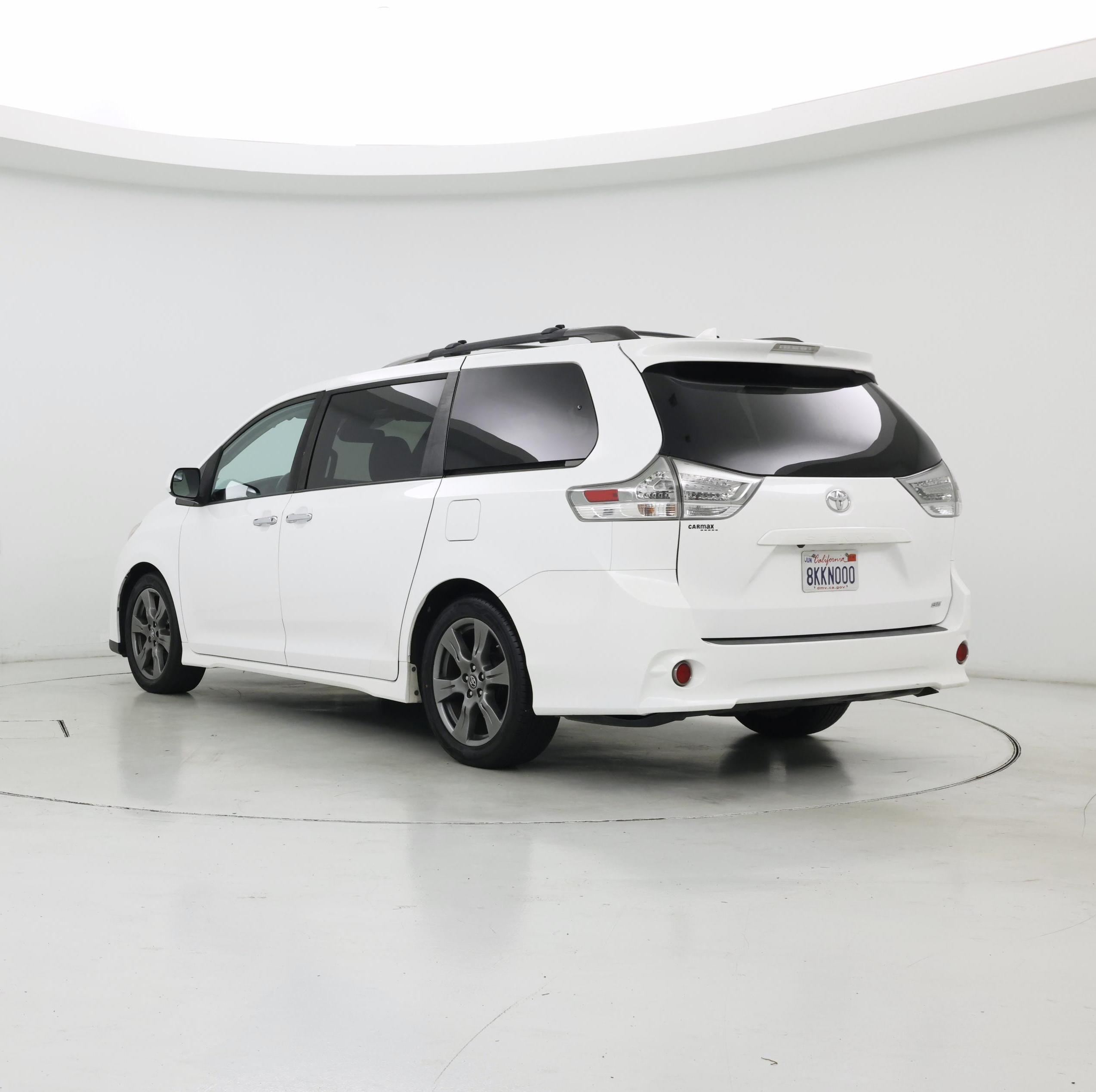 Thumbnail: 2019 Toyota Sienna - 2