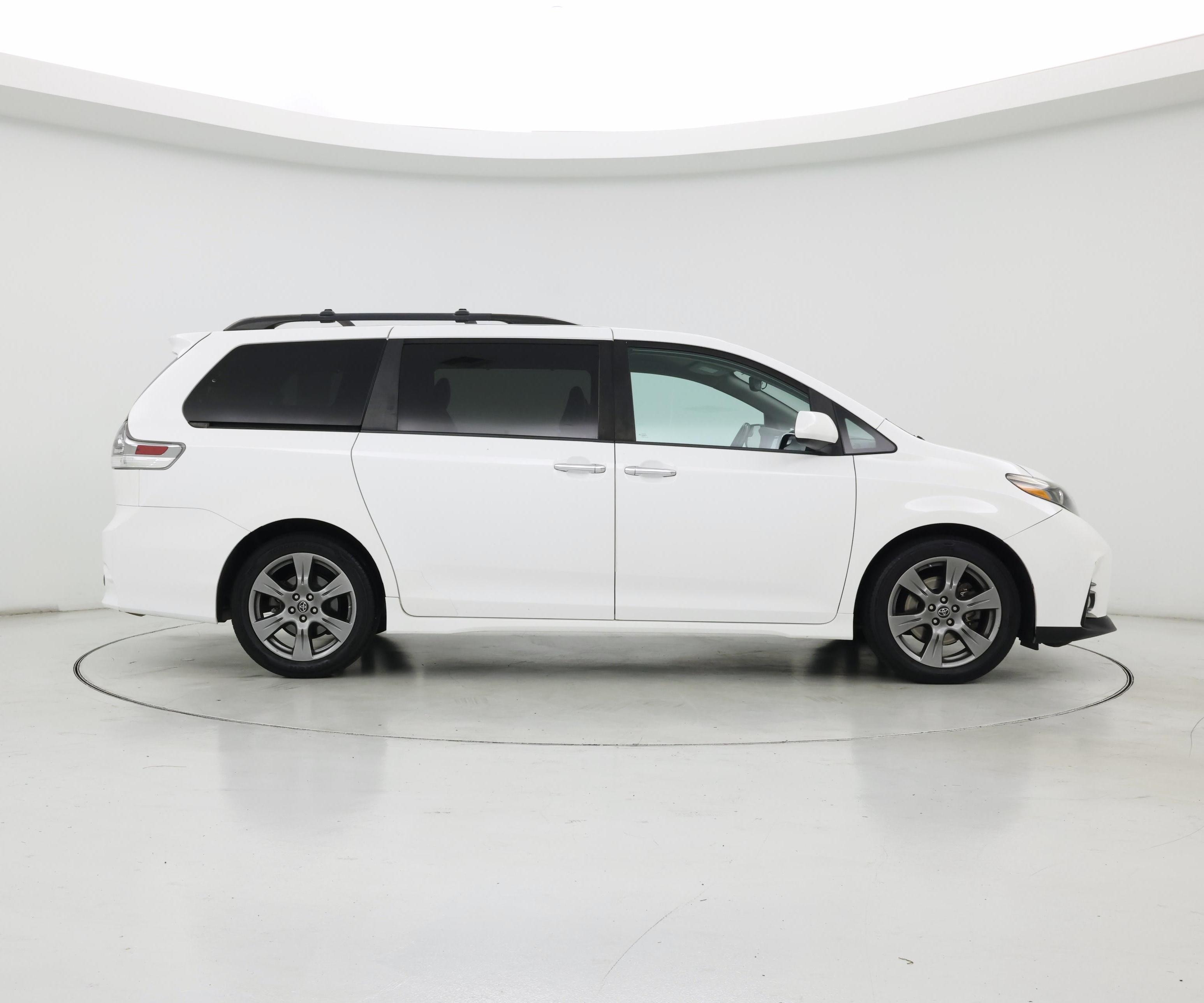 Thumbnail: 2019 Toyota Sienna - 7