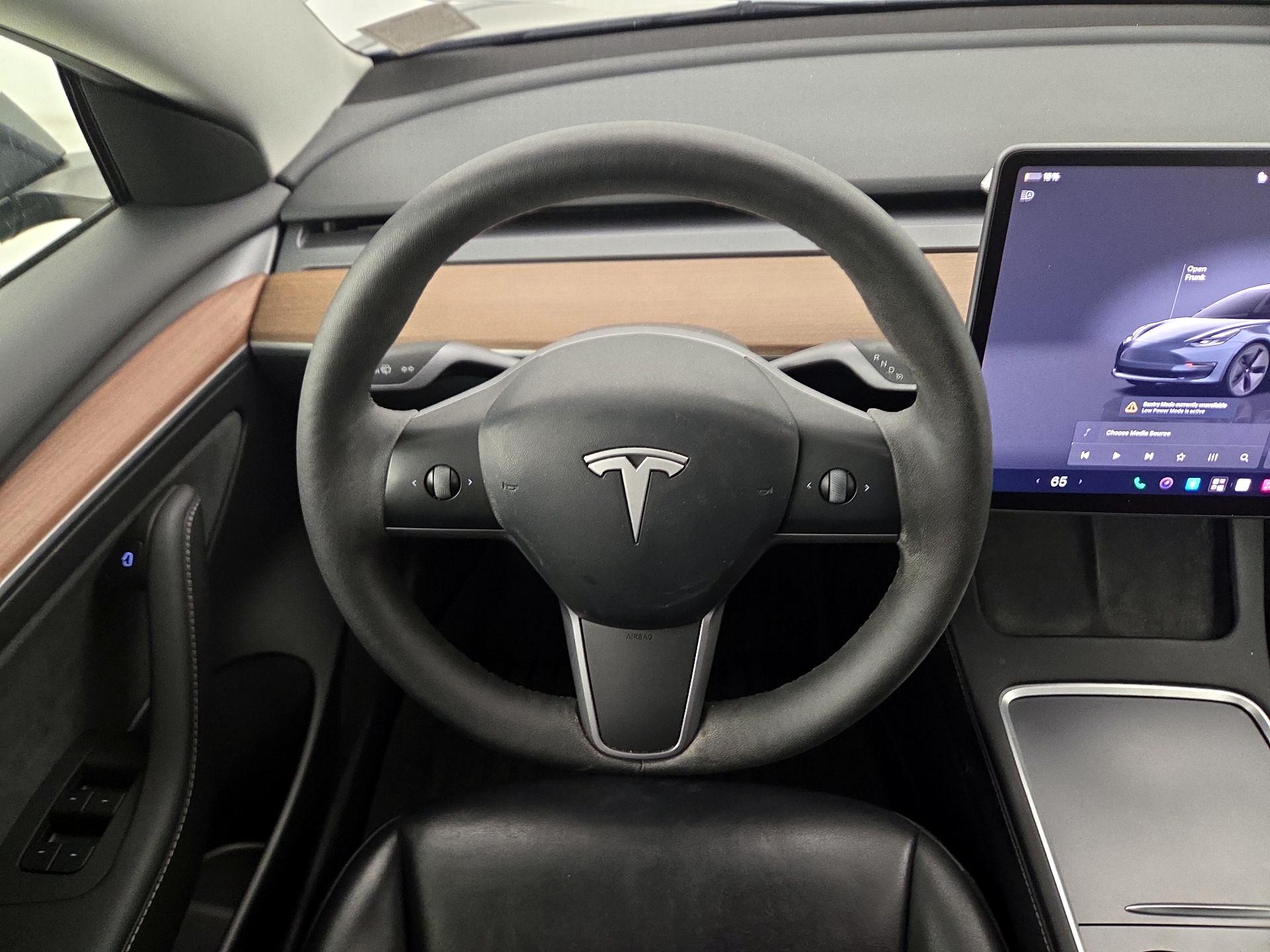 Thumbnail: 2023 Tesla Model 3 - 10