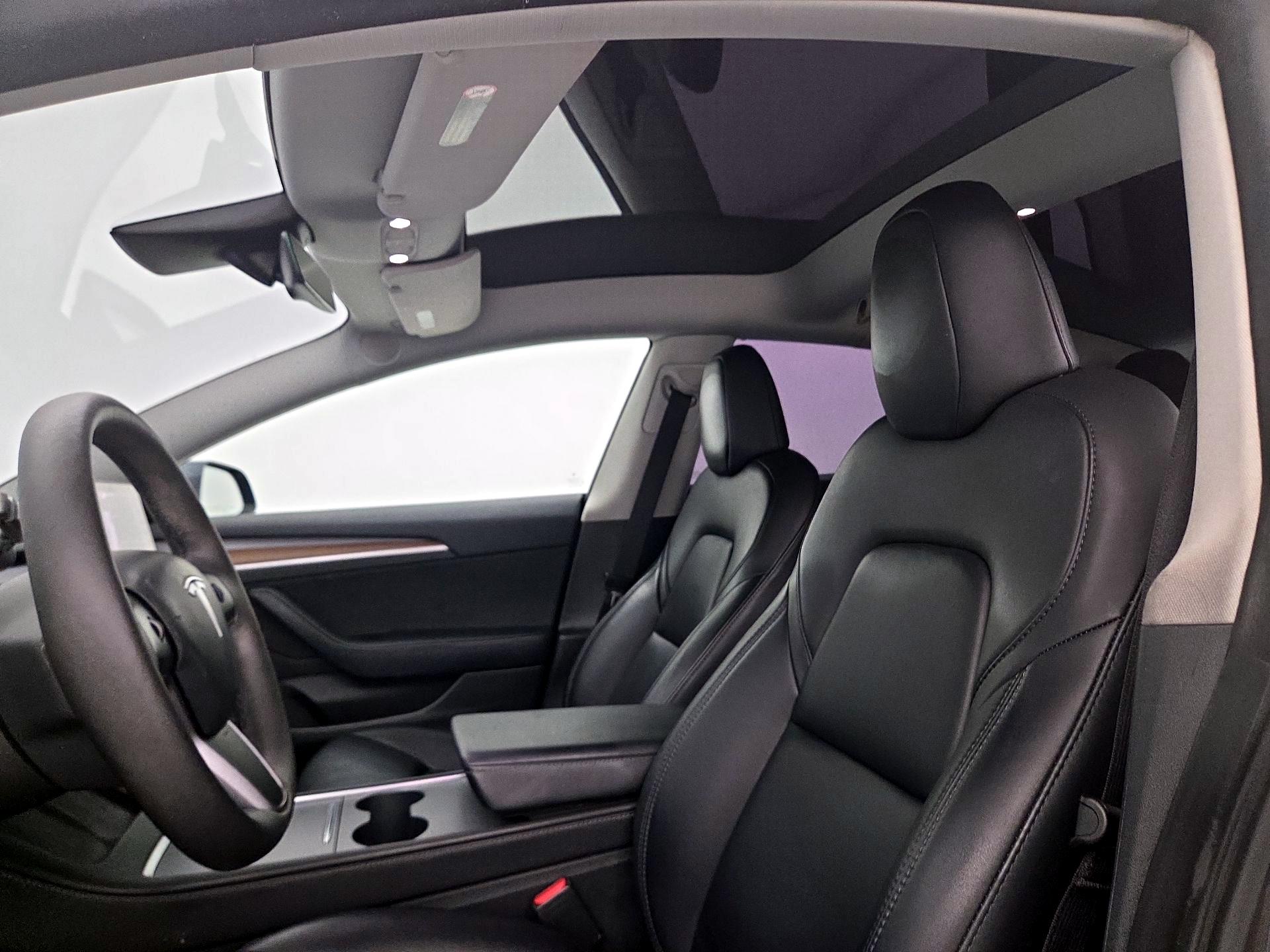 Thumbnail: 2023 Tesla Model 3 - 19
