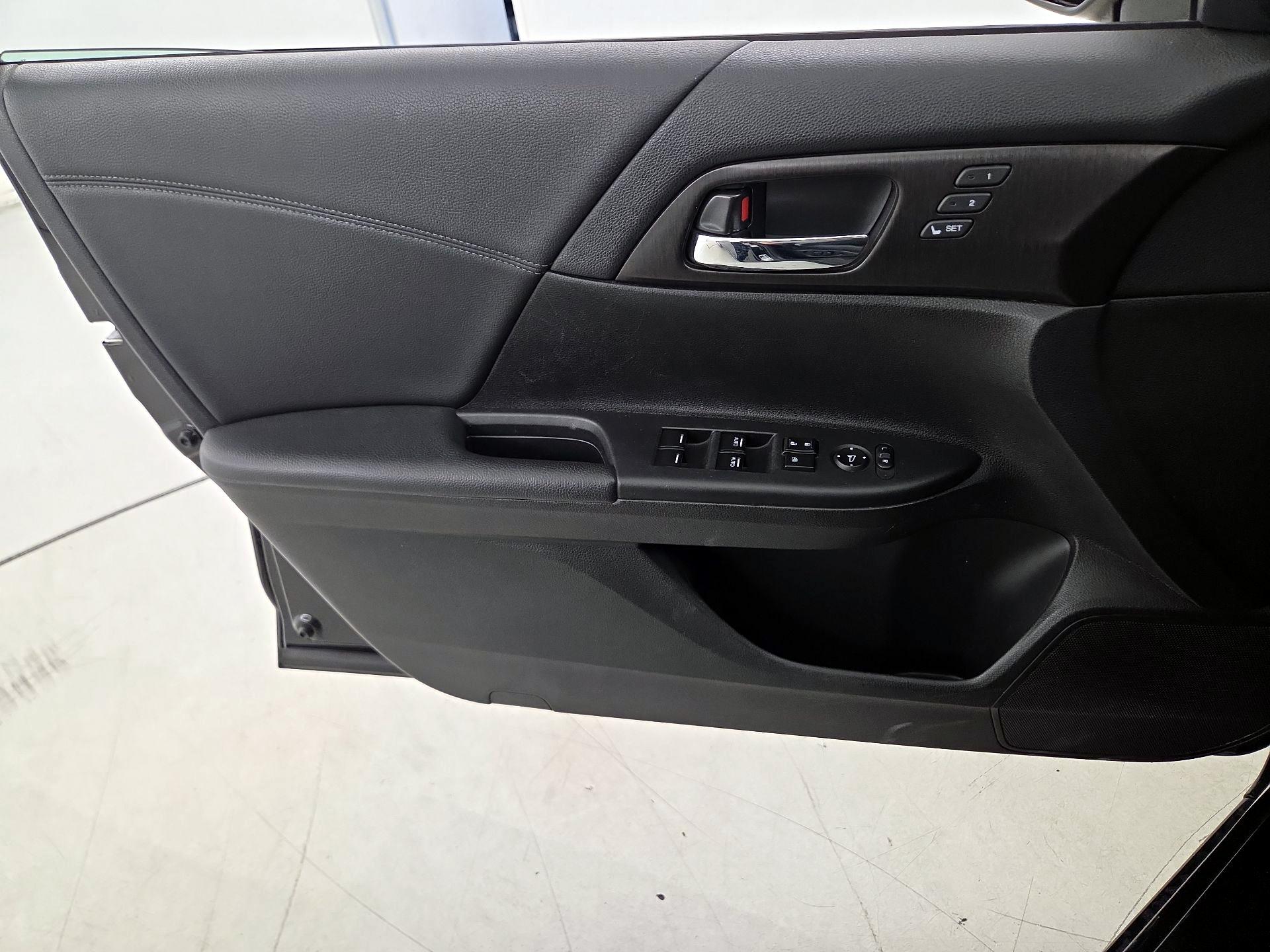 Thumbnail: 2015 Honda Accord - 12