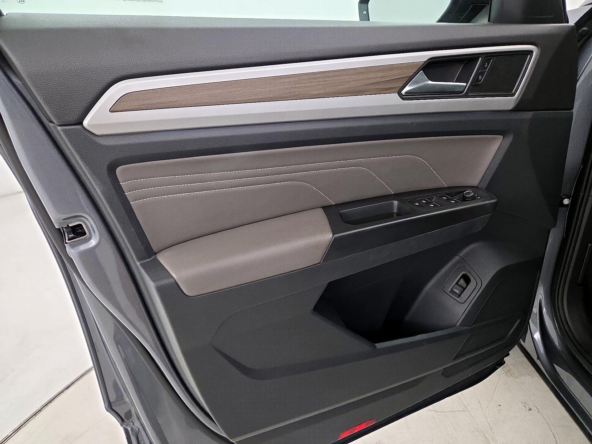 Thumbnail: 2022 Volkswagen Atlas - 12