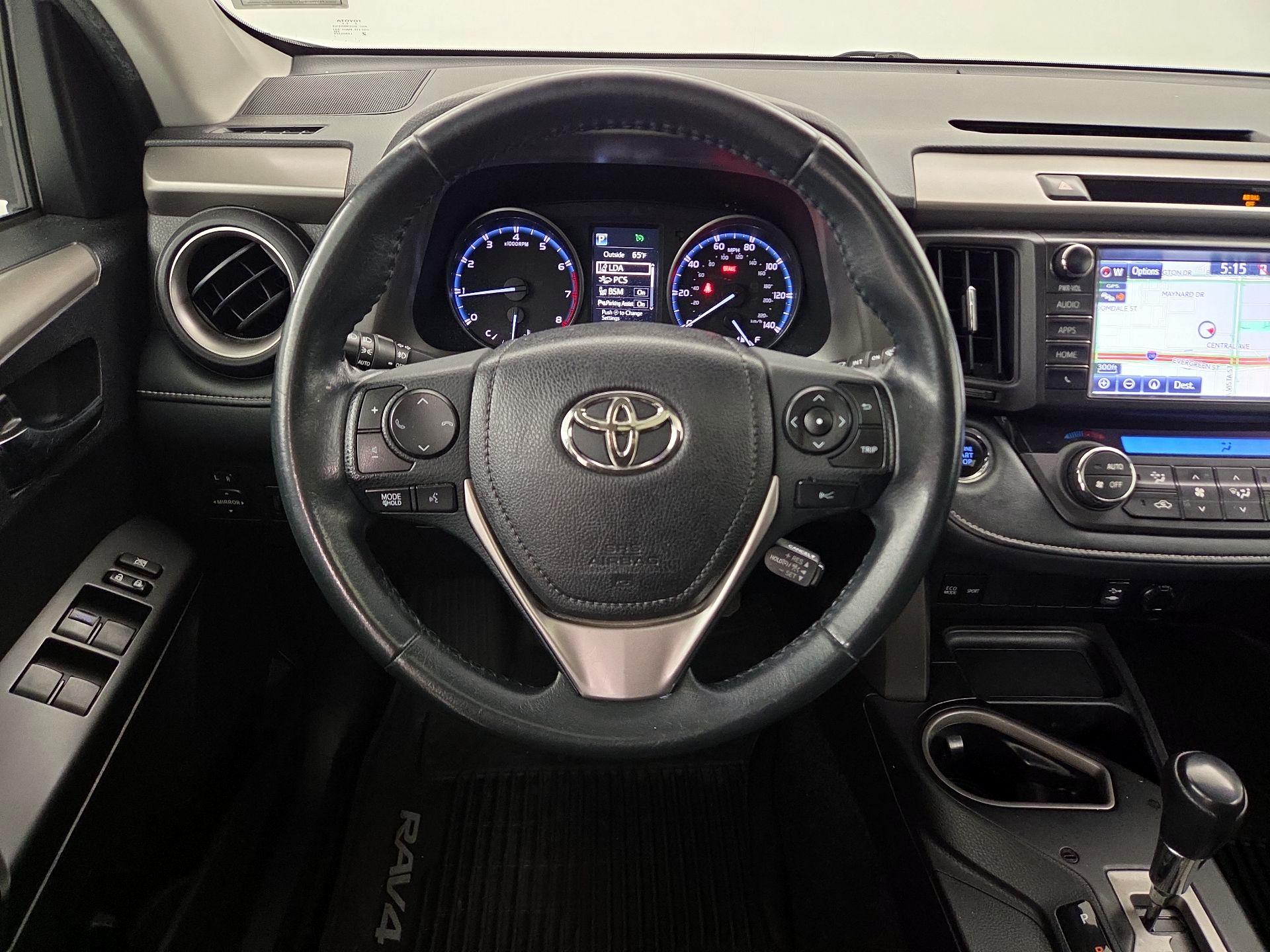 Thumbnail: 2018 Toyota RAV4 - 10