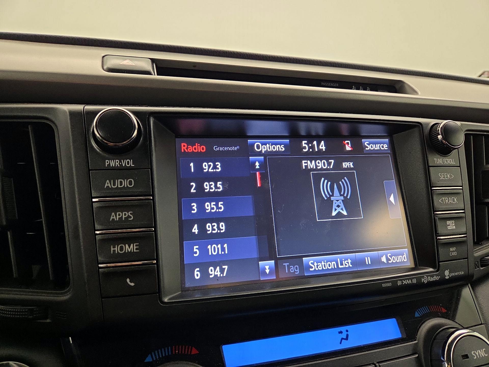 Thumbnail: 2018 Toyota RAV4 - 16