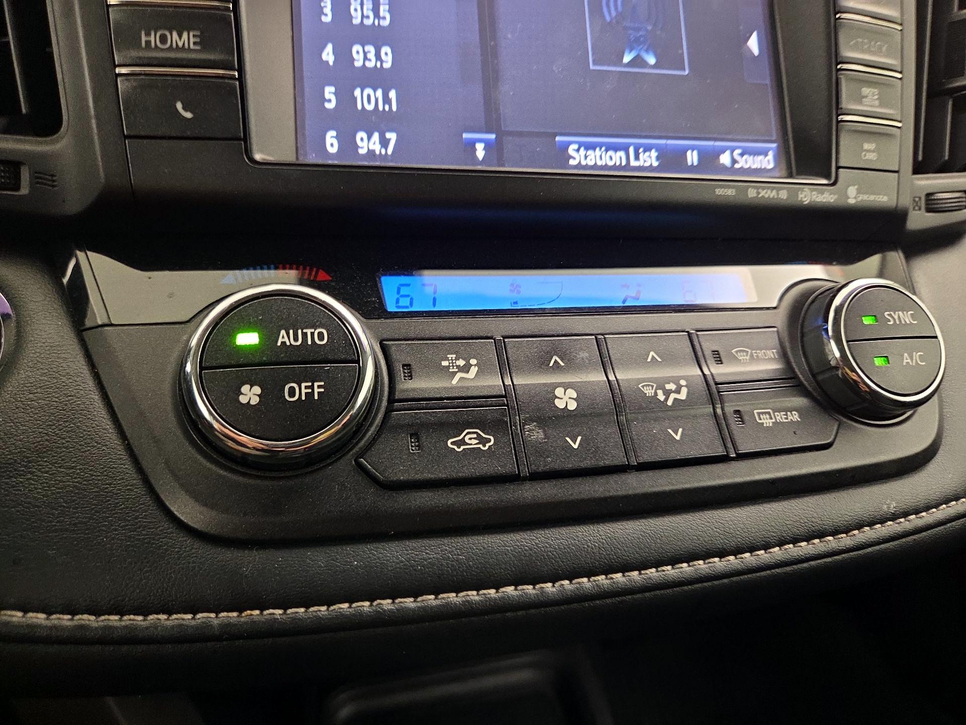 Thumbnail: 2018 Toyota RAV4 - 17