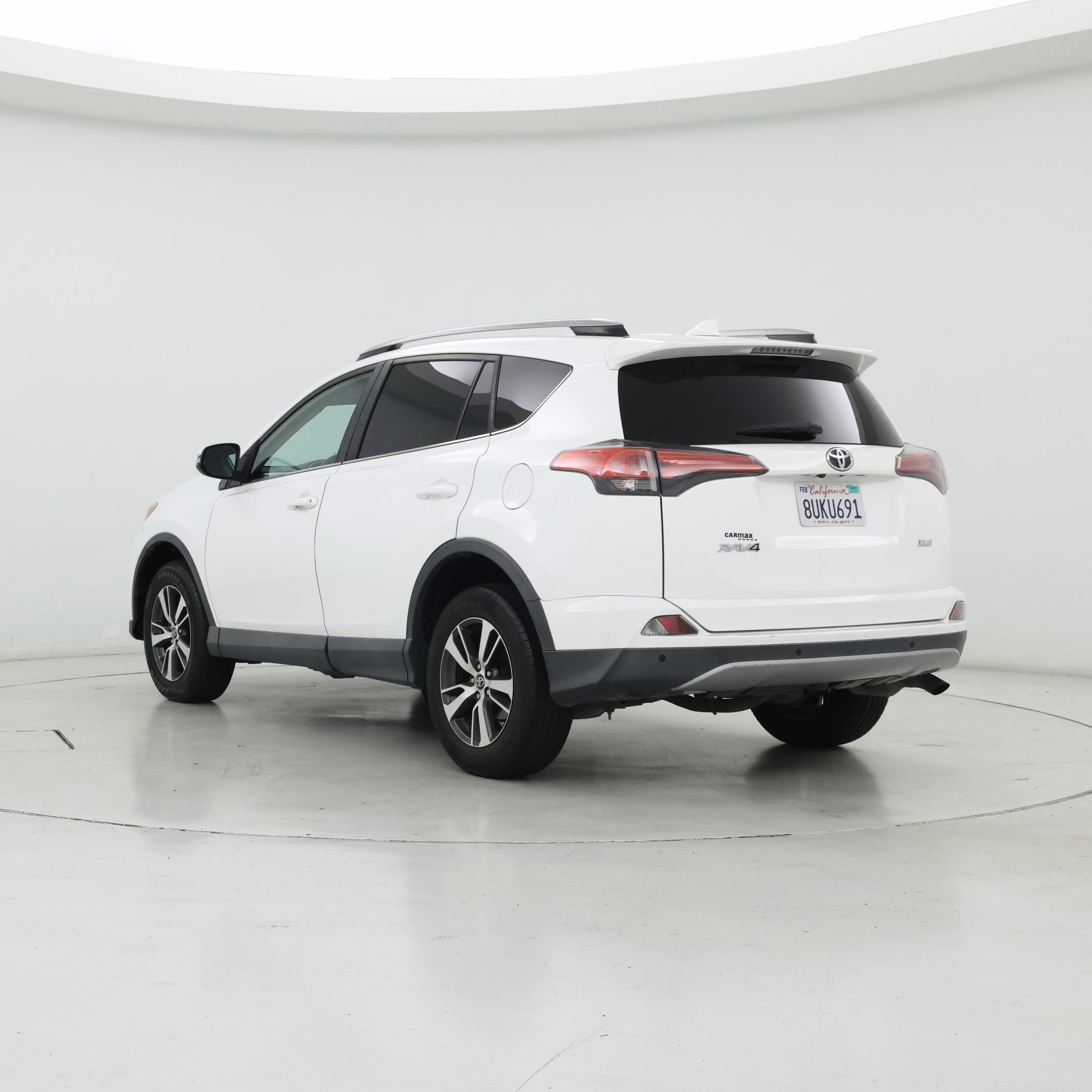 Thumbnail: 2018 Toyota RAV4 - 2