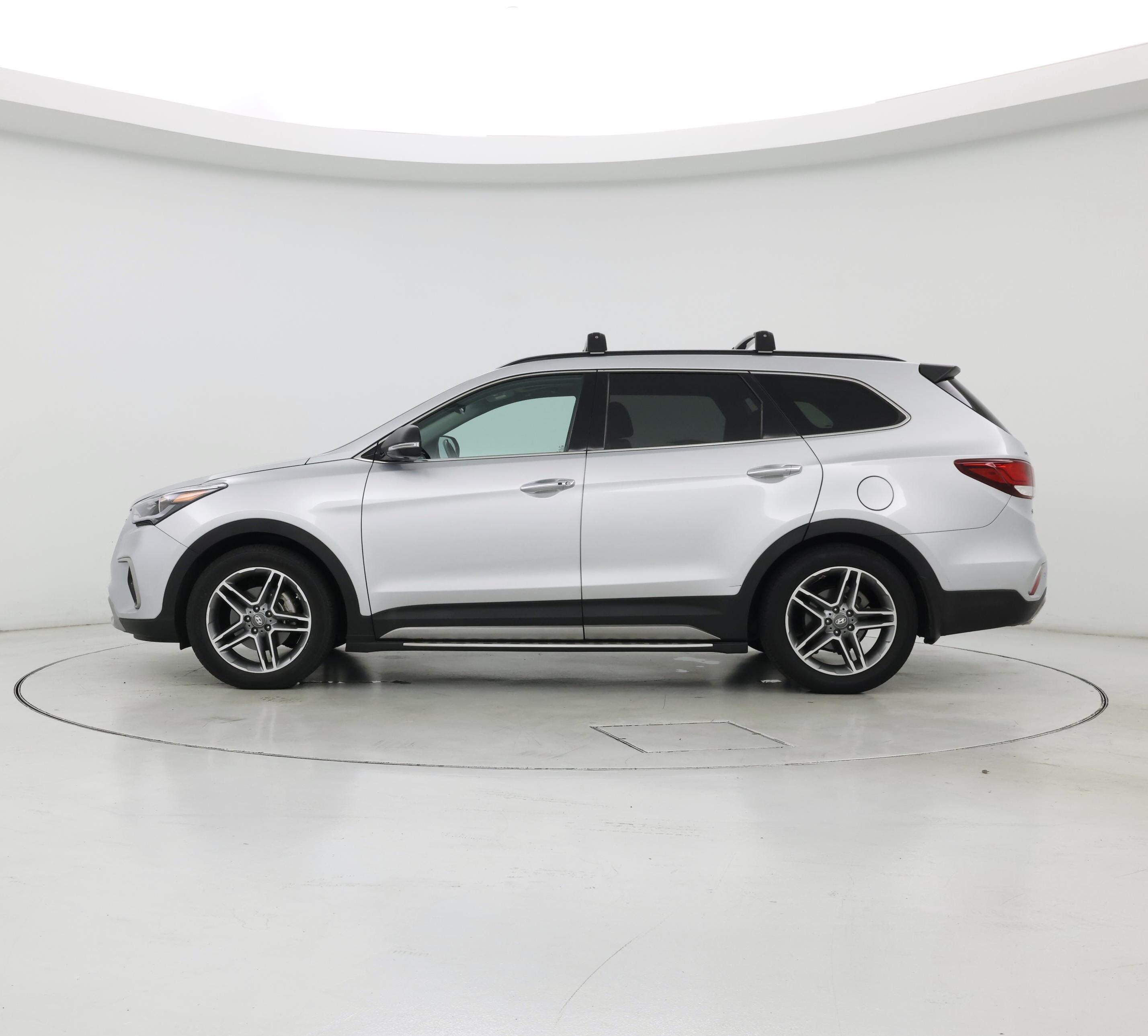 Thumbnail: 2017 Hyundai Santa Fe - 3