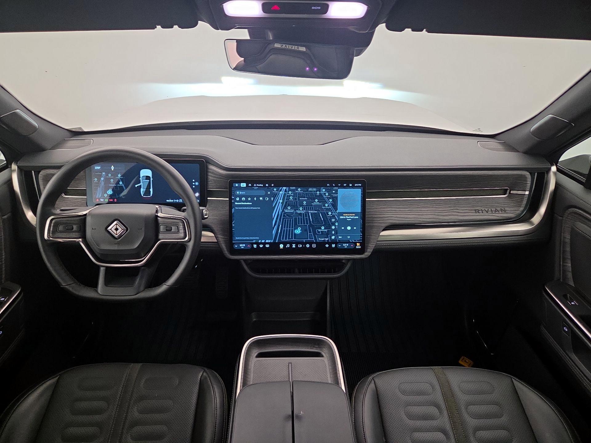 Thumbnail: 2025 Rivian R1S - 9