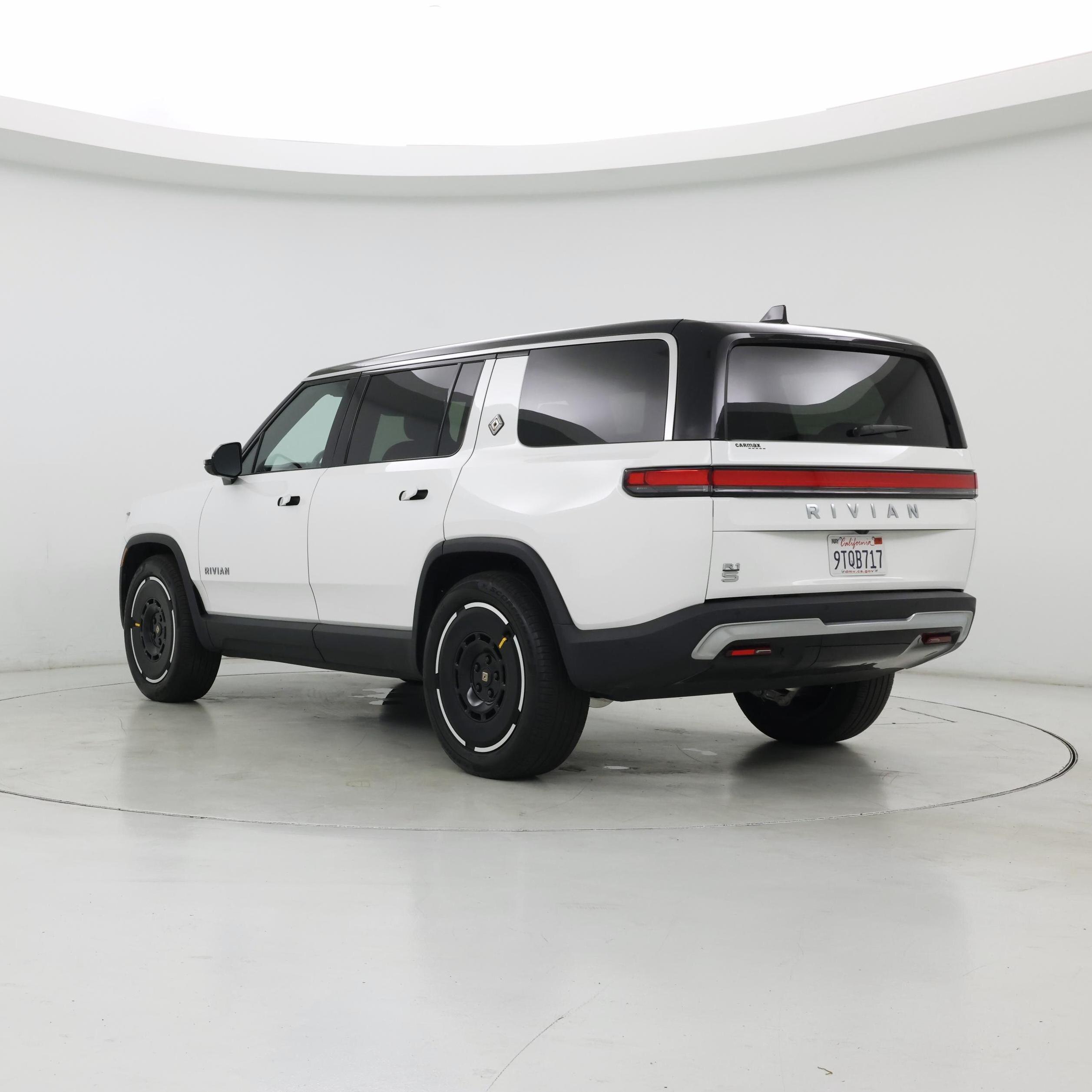 Thumbnail: 2025 Rivian R1S - 2