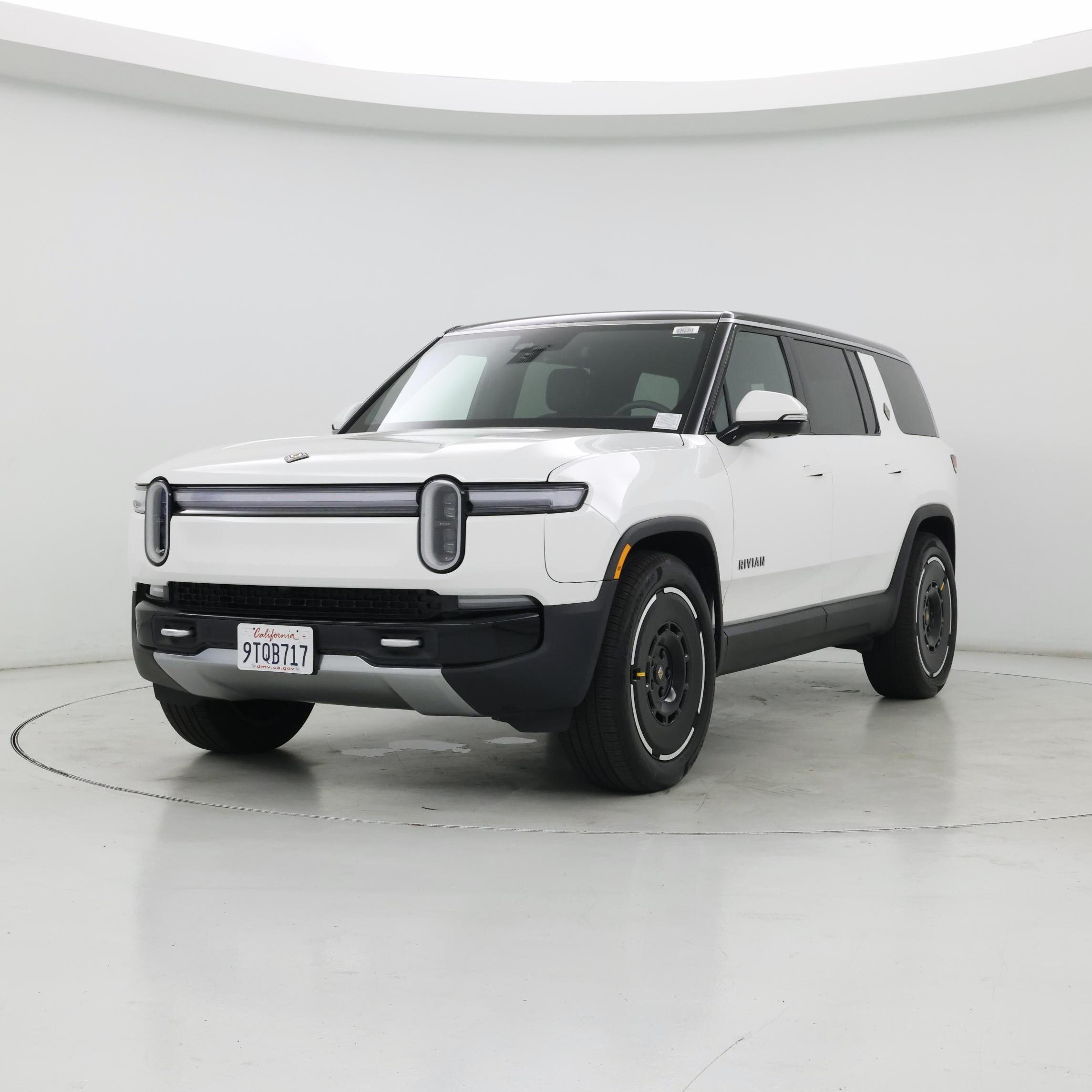 Thumbnail: 2025 Rivian R1S - 4