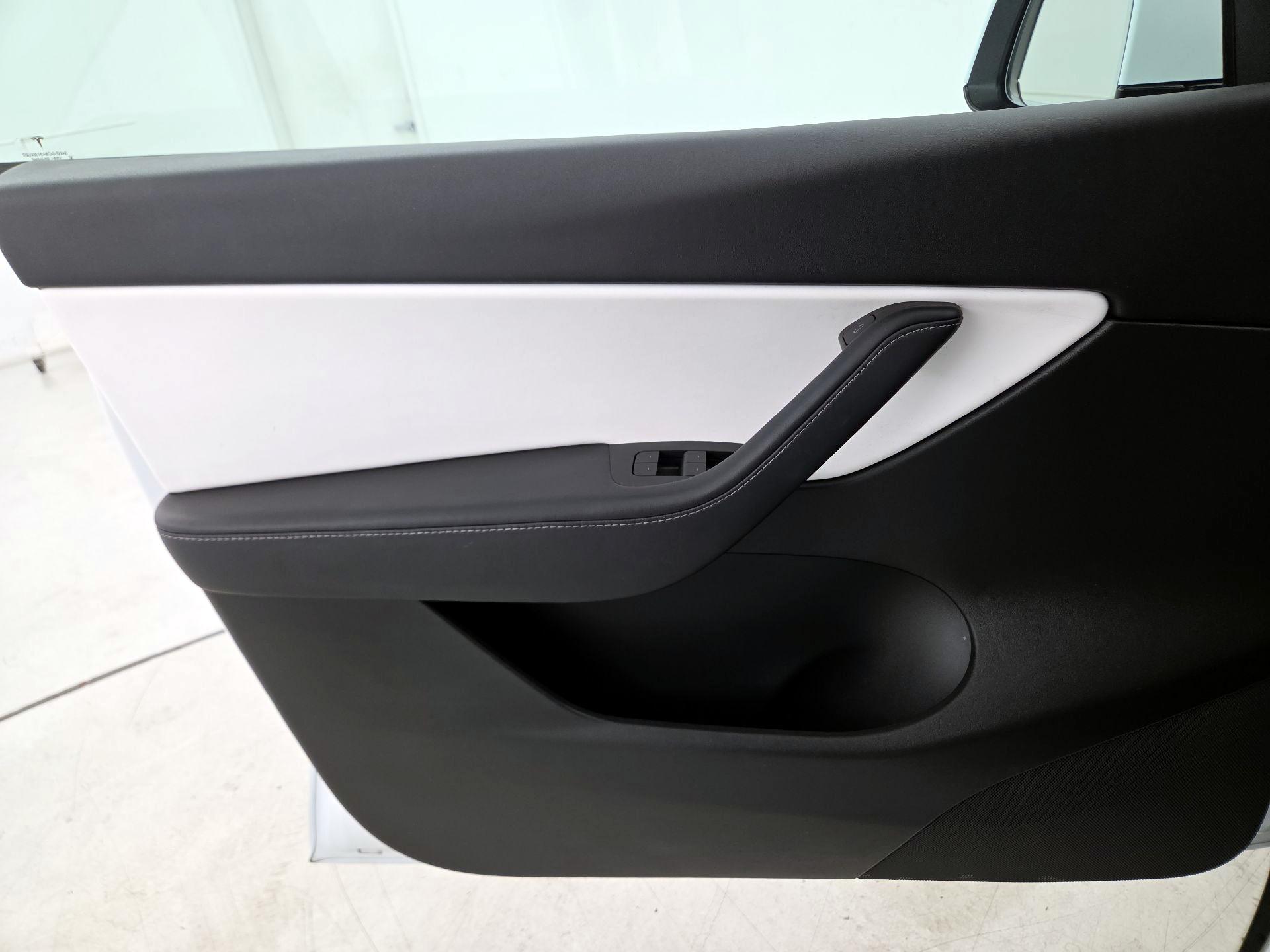 Thumbnail: 2022 Tesla Model Y - 12