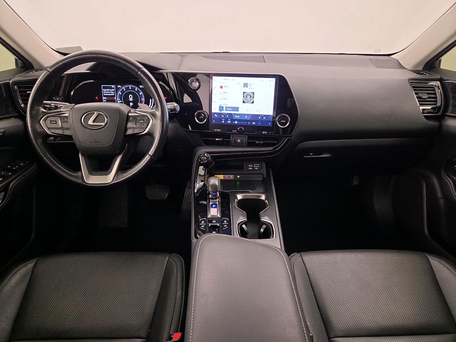 2022 Lexus NX 250 - Photo 10
