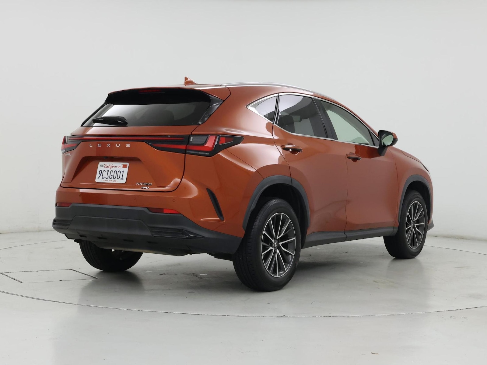 2022 Lexus NX 250 - Photo 9
