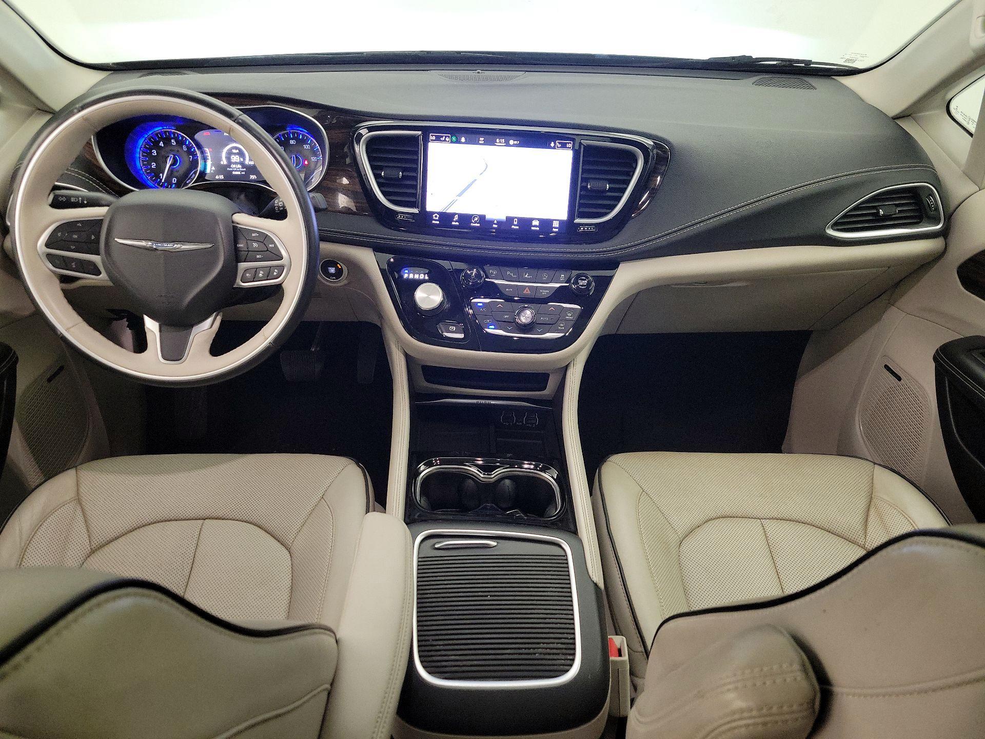 Thumbnail: 2021 Chrysler Pacifica - 9
