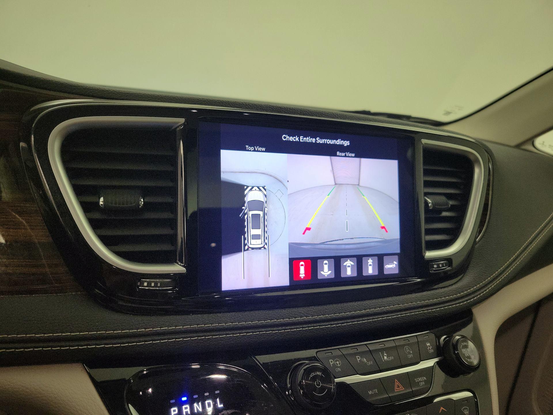 Thumbnail: 2021 Chrysler Pacifica - 15