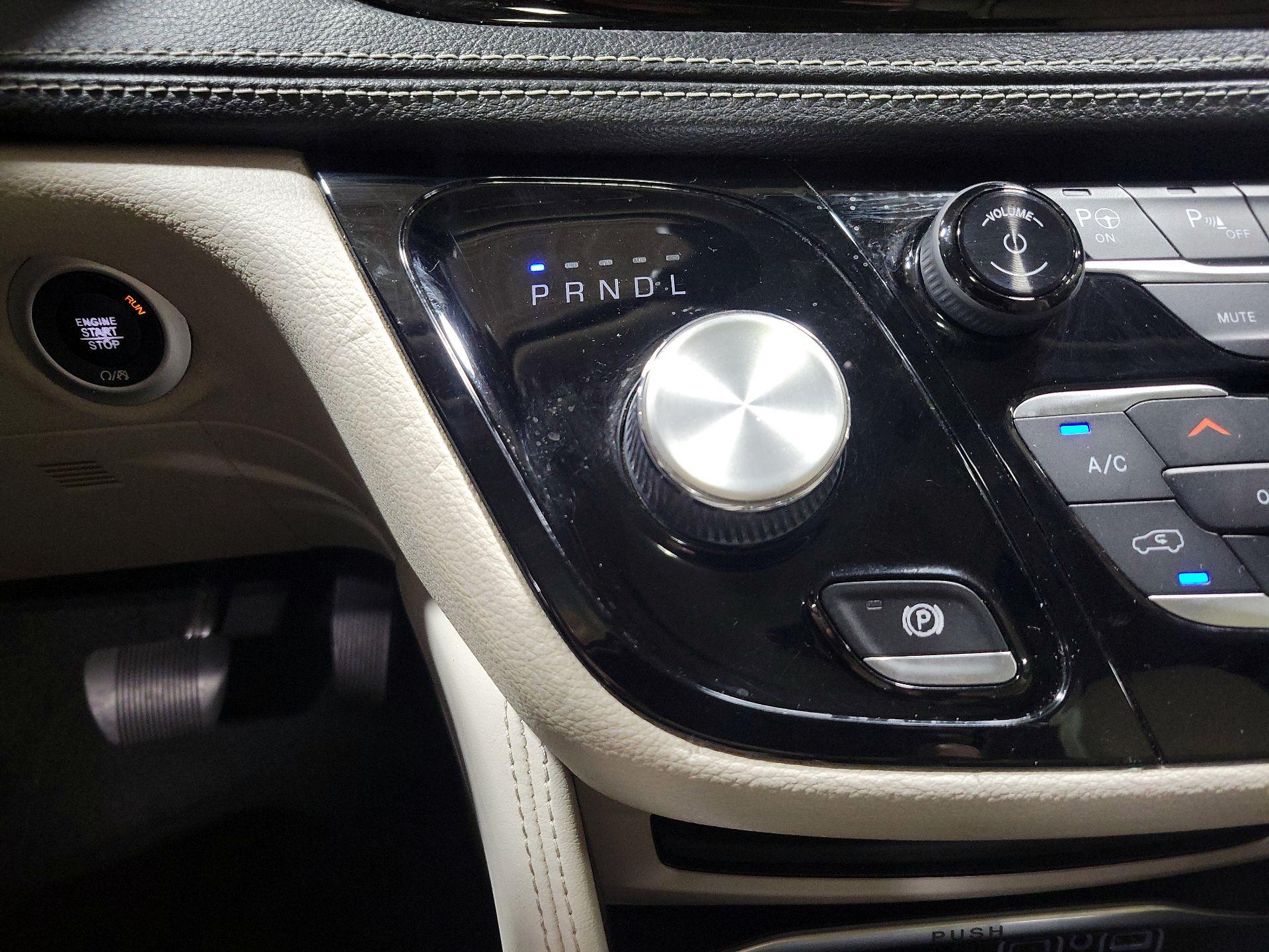 Thumbnail: 2021 Chrysler Pacifica - 18