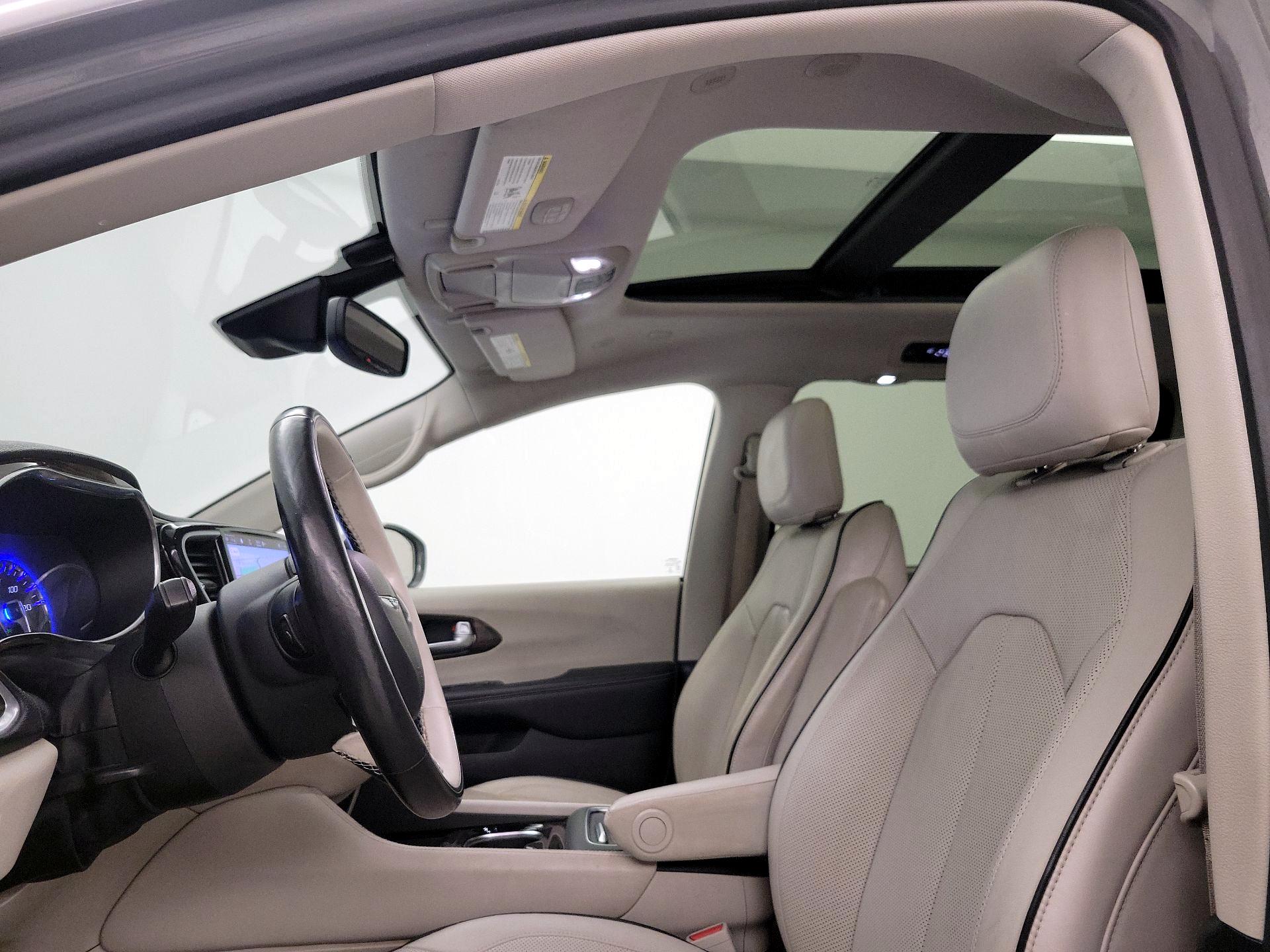 Thumbnail: 2021 Chrysler Pacifica - 19