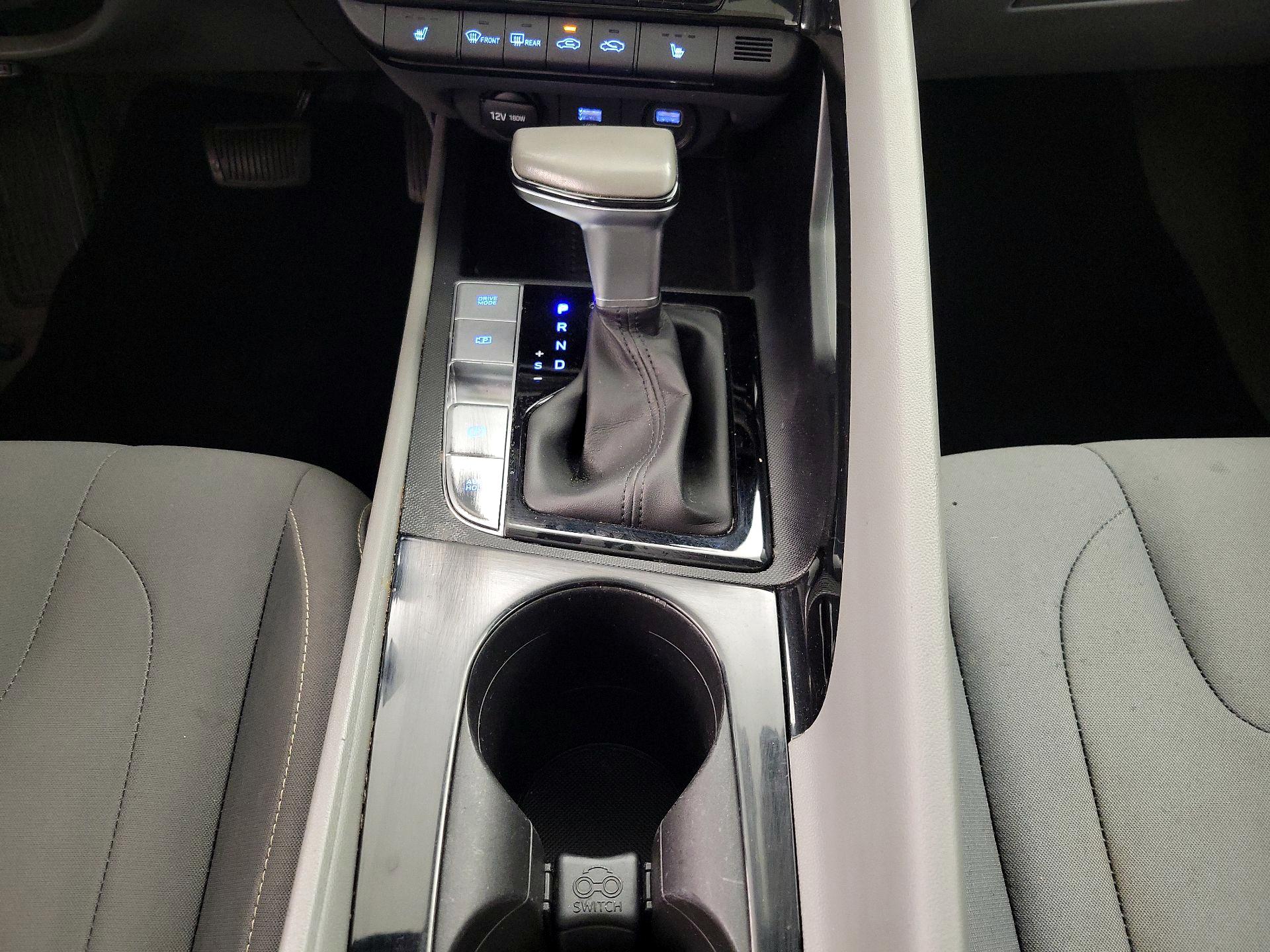 Thumbnail: 2022 Hyundai Elantra - 17